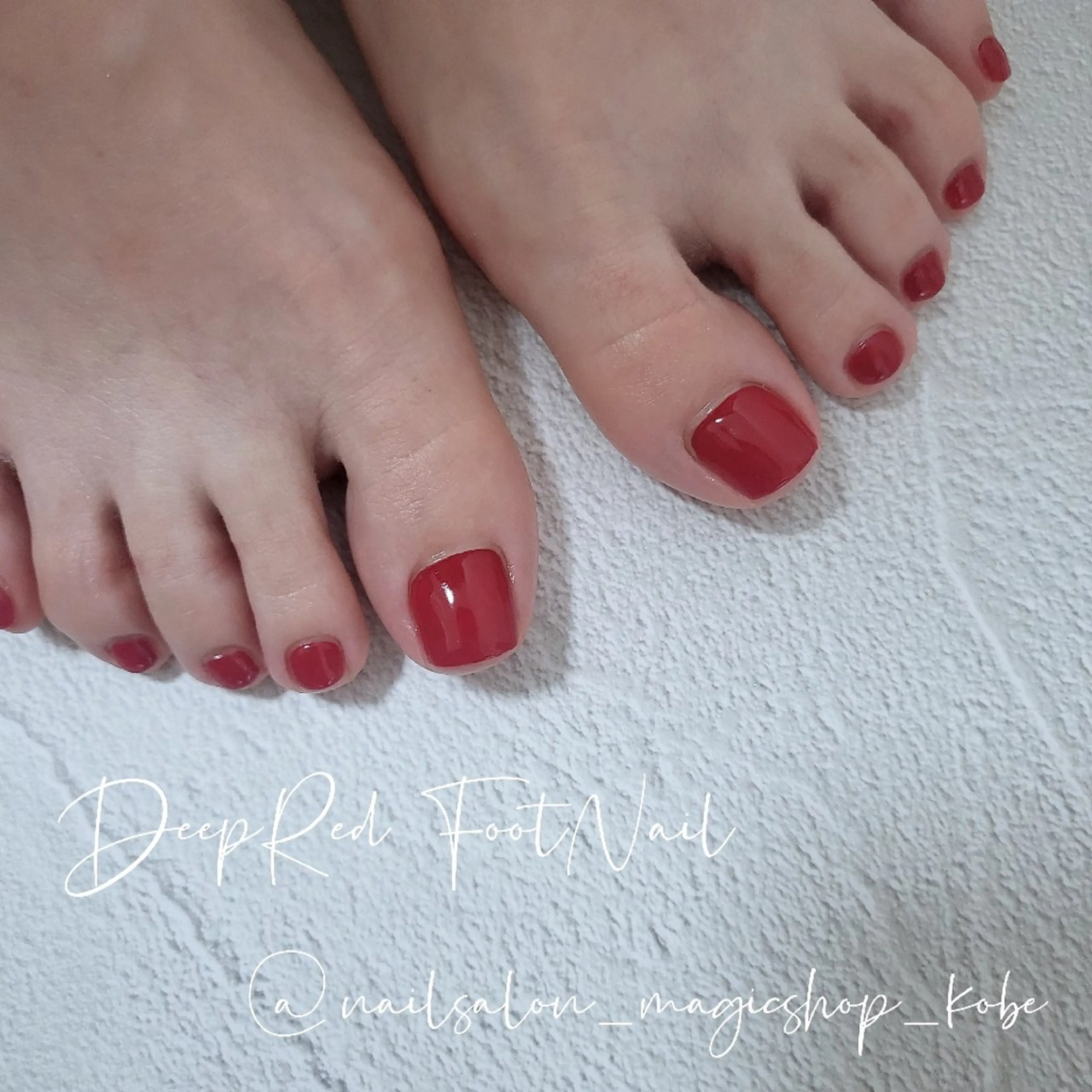 ネイル フットネイル ジェルネイル ワンカラーネイル 赤色 ソフトジェル フットネイル Nailsalon MagicShopのネイルデザイン