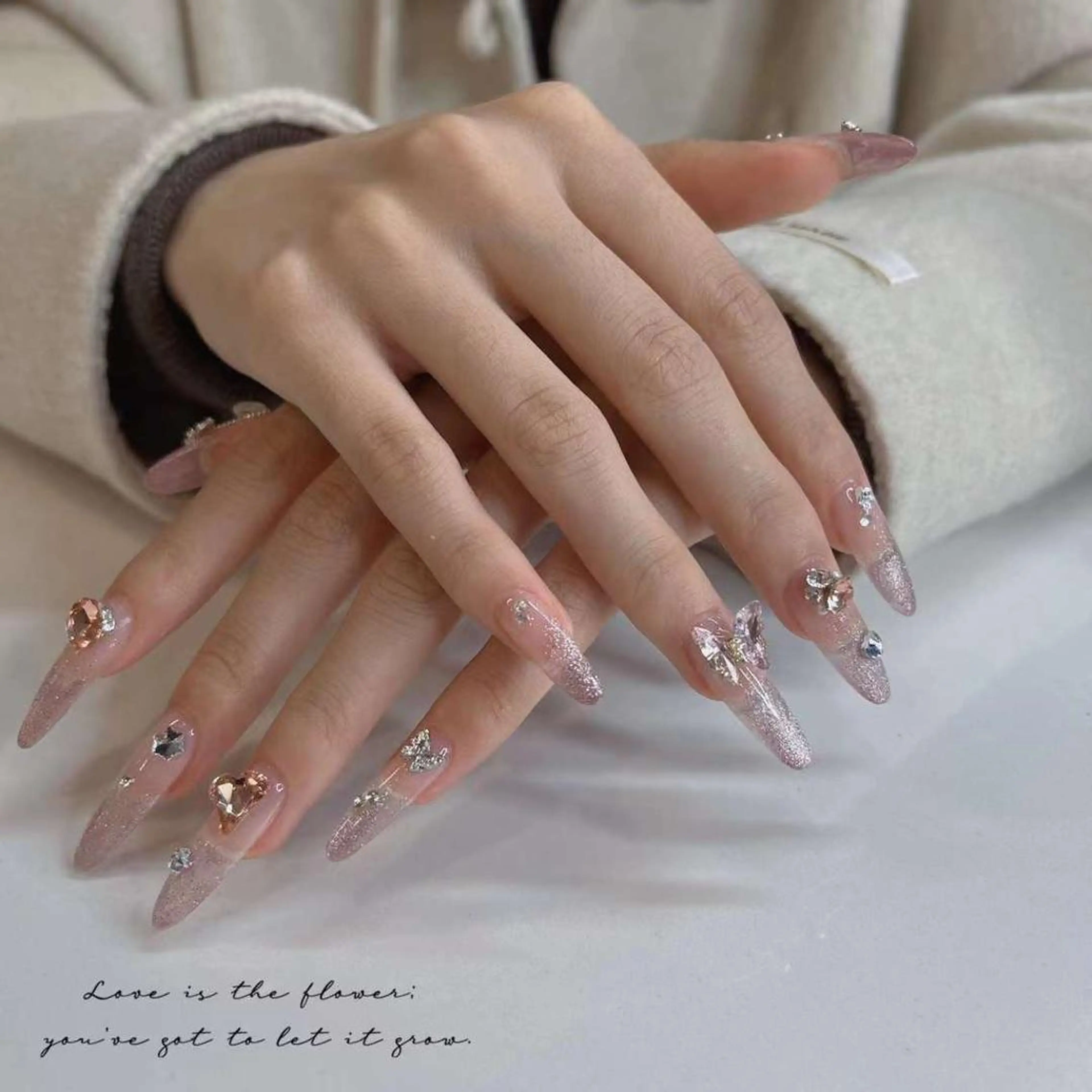 ネイル VIVIAN リサのネイルデザイン