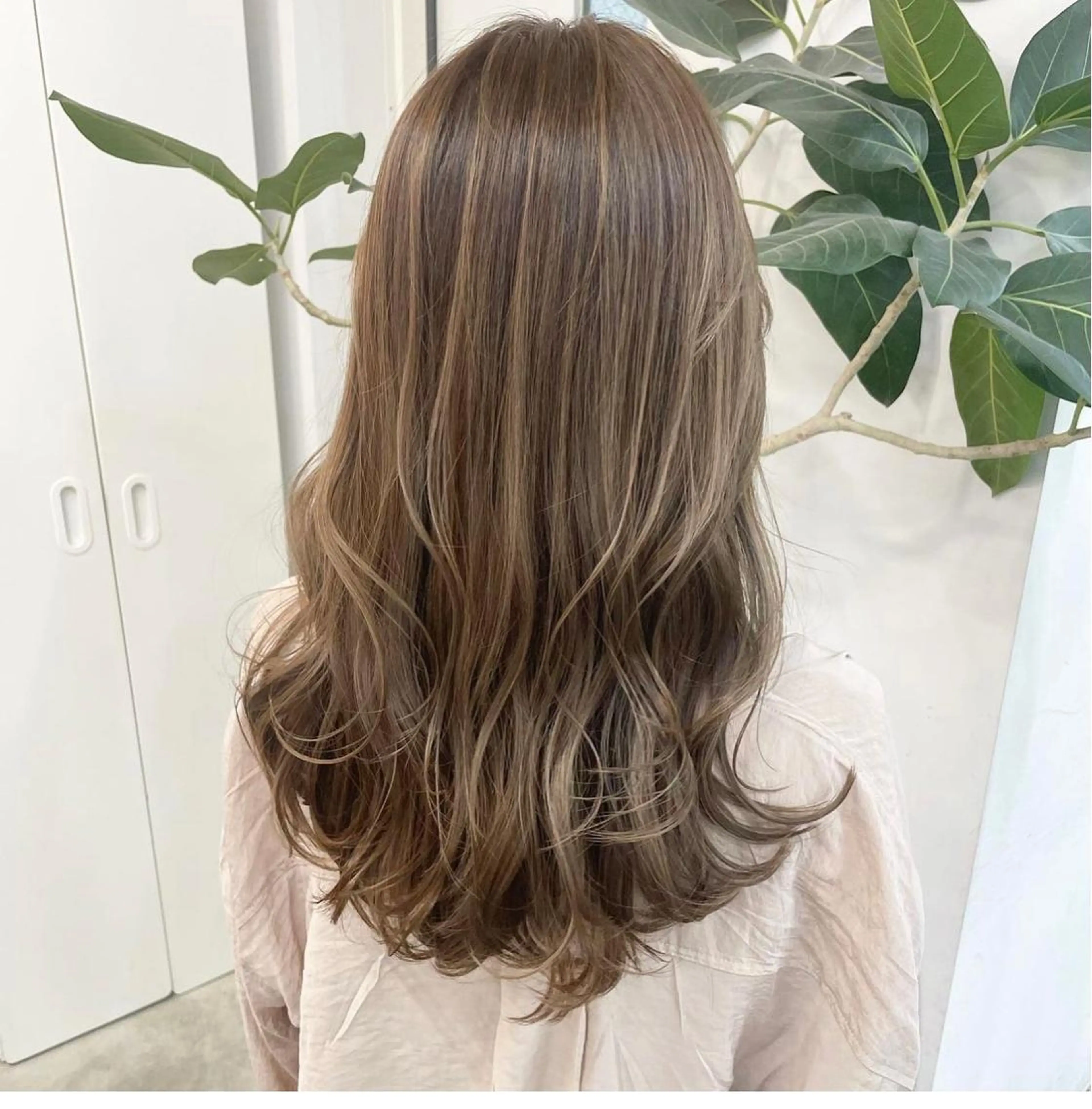 セミロング カラー ハイライトカラー ハイライト Ayuri🫧 Diar Blueのマツエク・マツパデザイン