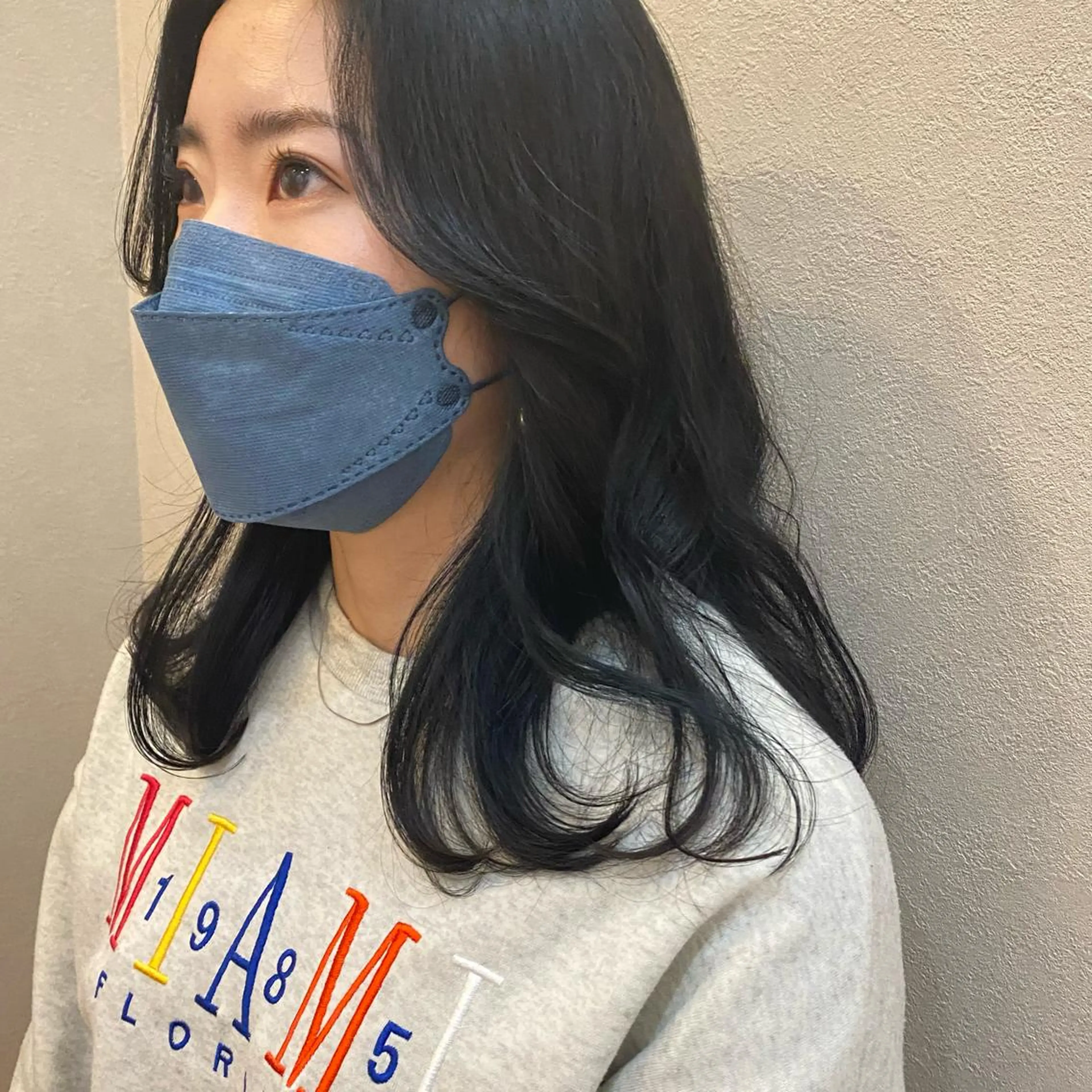 セミロング 韓国風ヘア 林 瑠夏のヘアスタイル