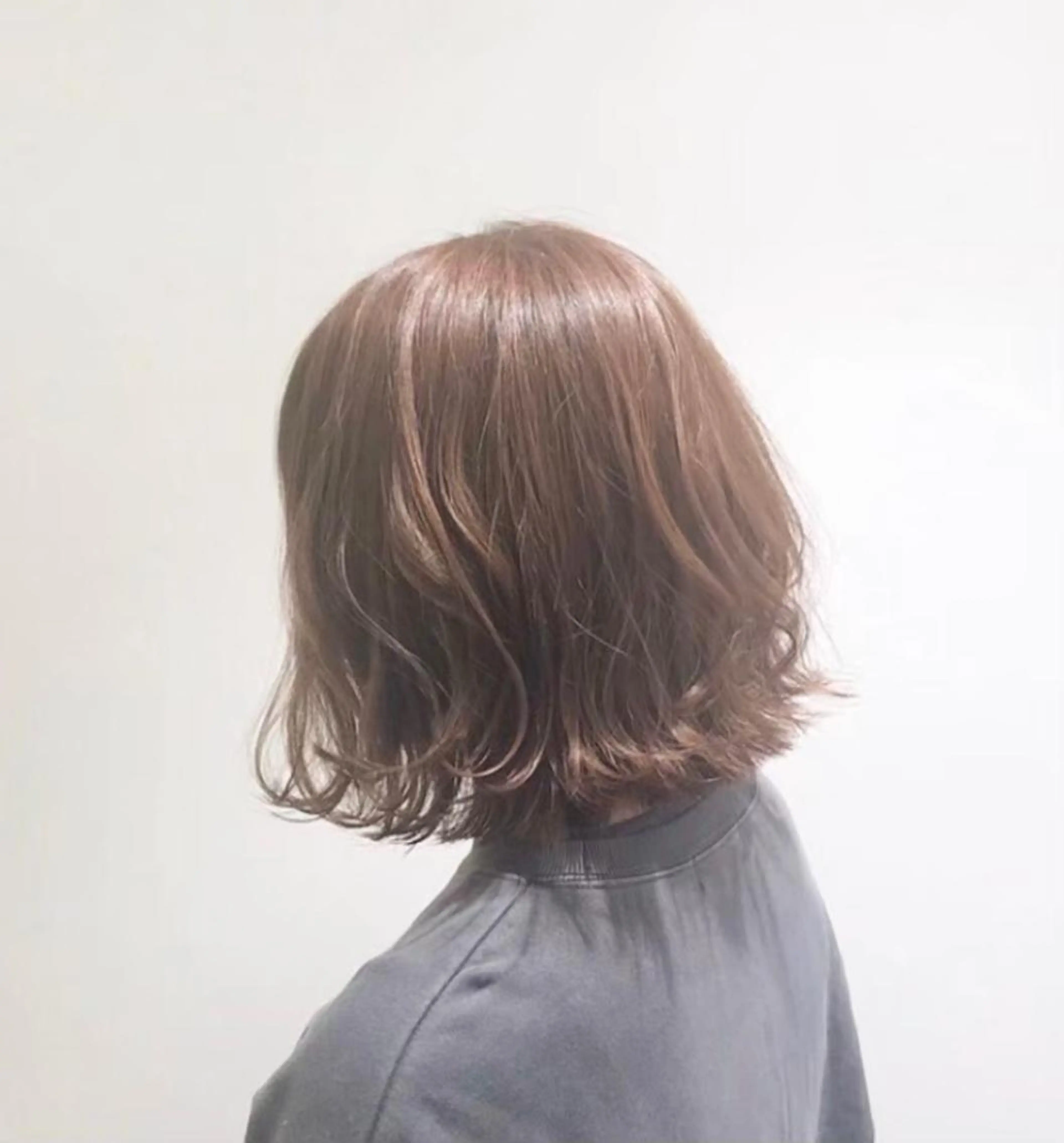 カラー 飯田 みづきのヘアスタイル