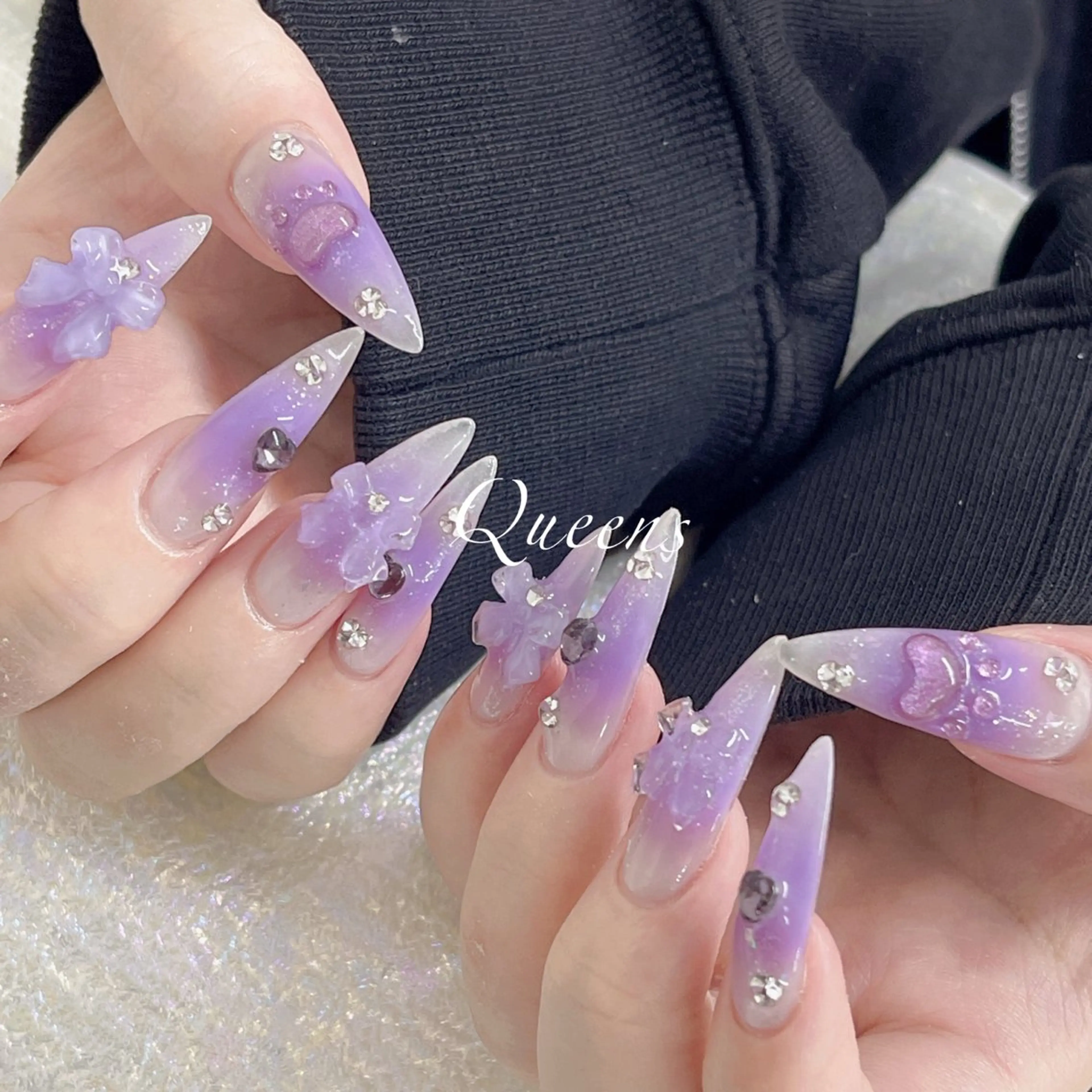 ネイル ハンドネイル Queens テイのネイルデザイン