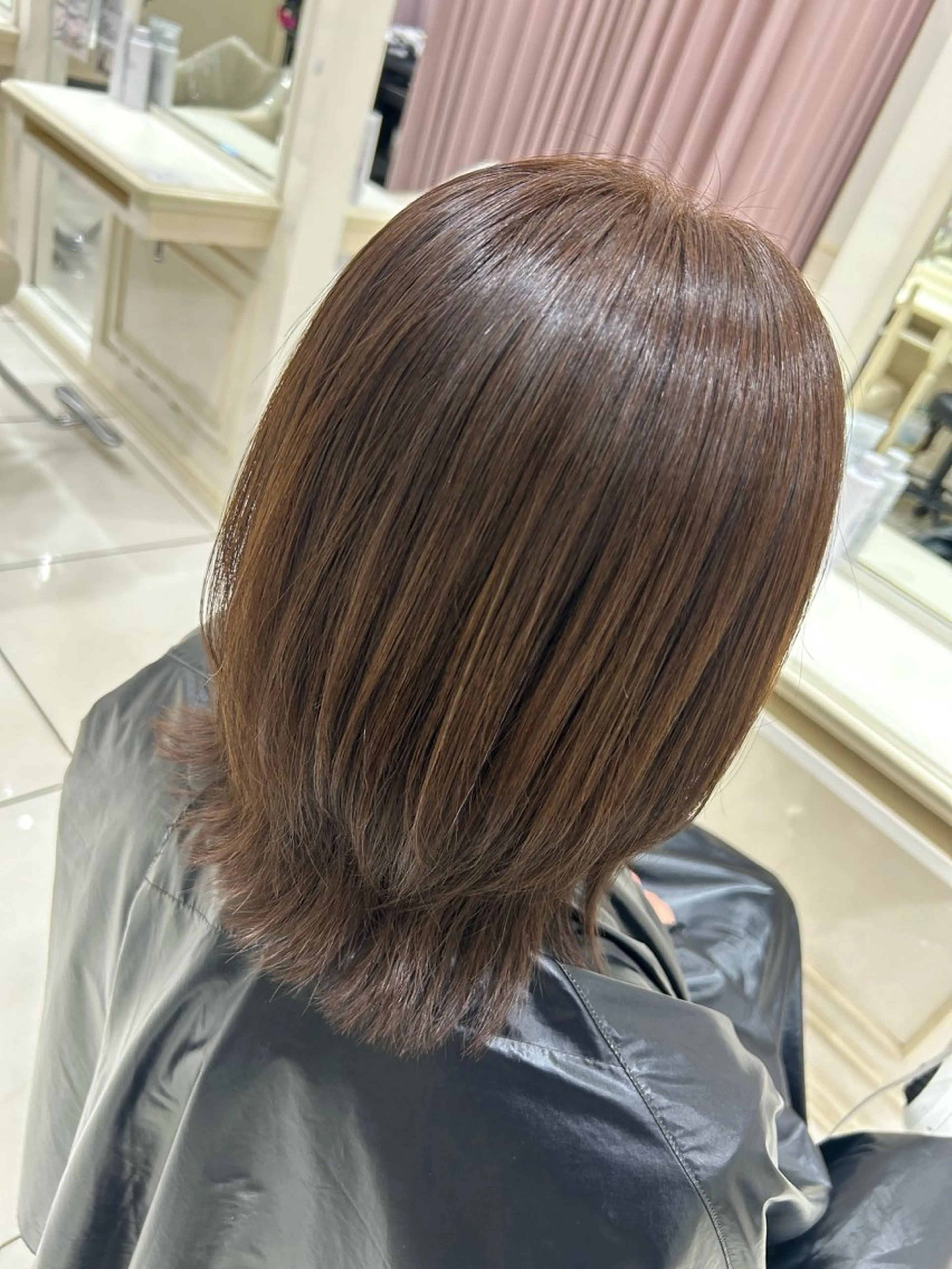 カラー 中山 美里のヘアスタイル