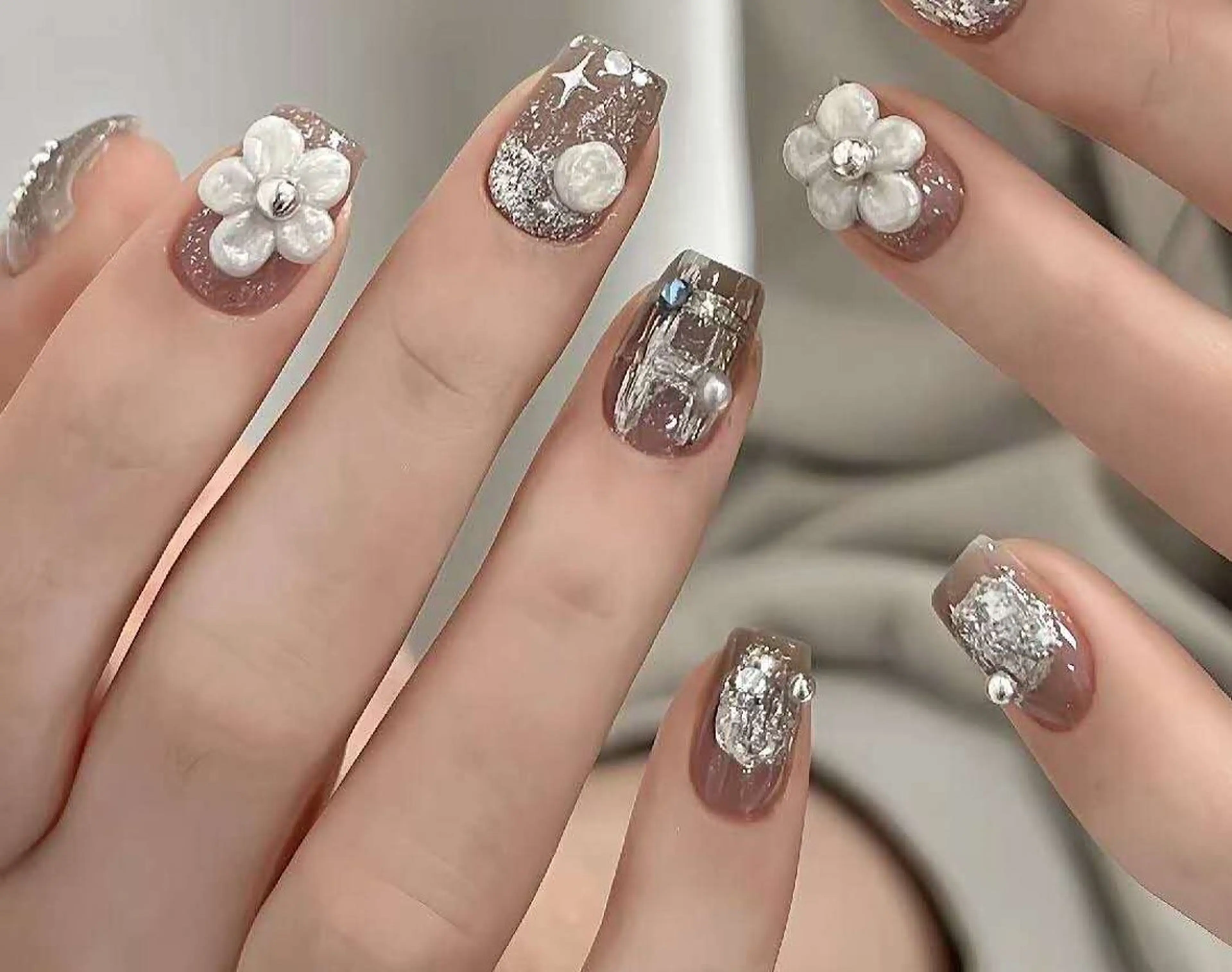 ネイル オーロラネイル フラワーネイル フットネイル フレンチネイル ジェルネイル ハンドネイル BabyYouMi nailのネイルデザイン