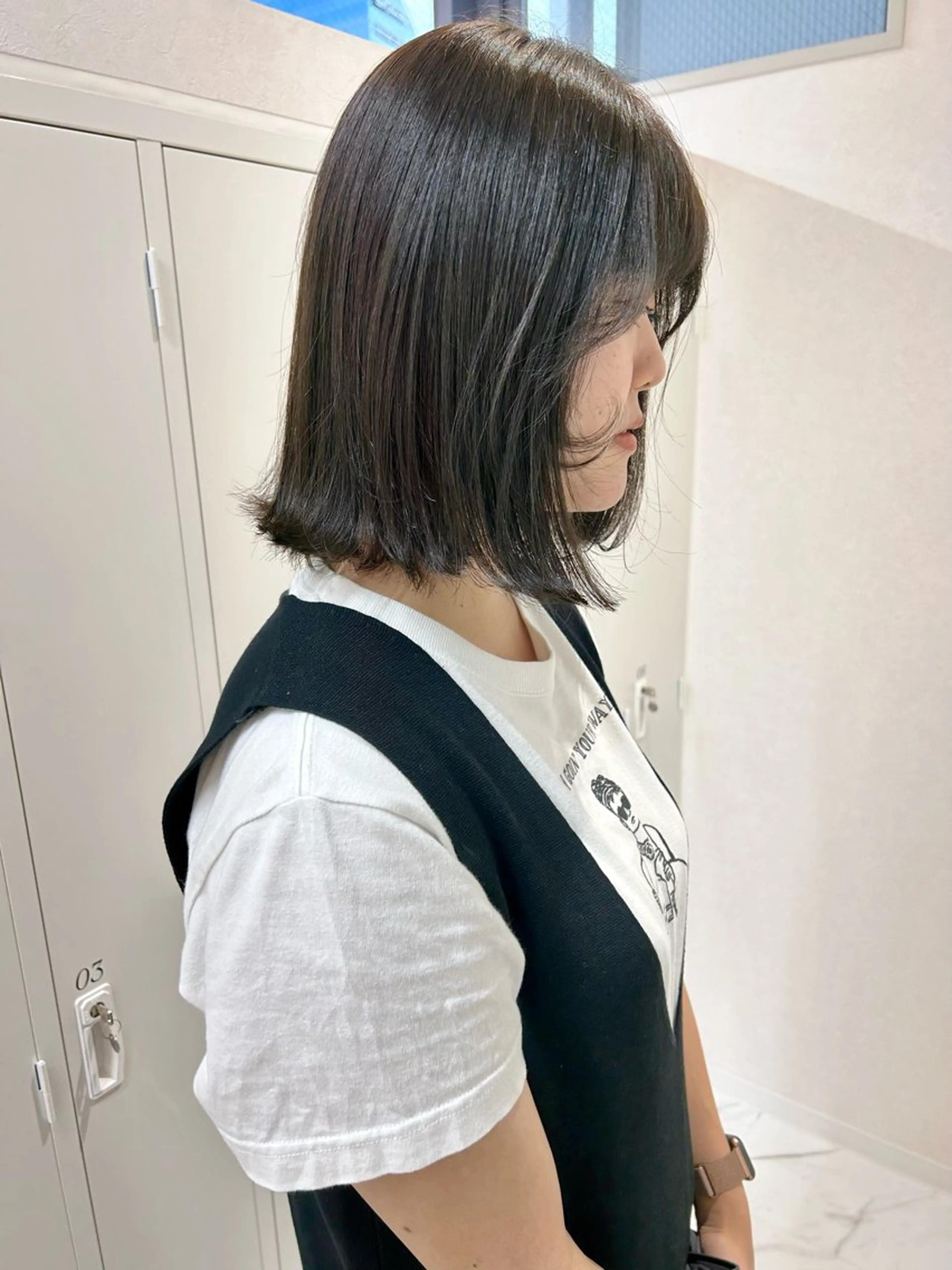 ショート カラー グレージュ オリーブグレージュ オリーブグレー ボブ 外ハネヘア Saori / さおりのヘアスタイル