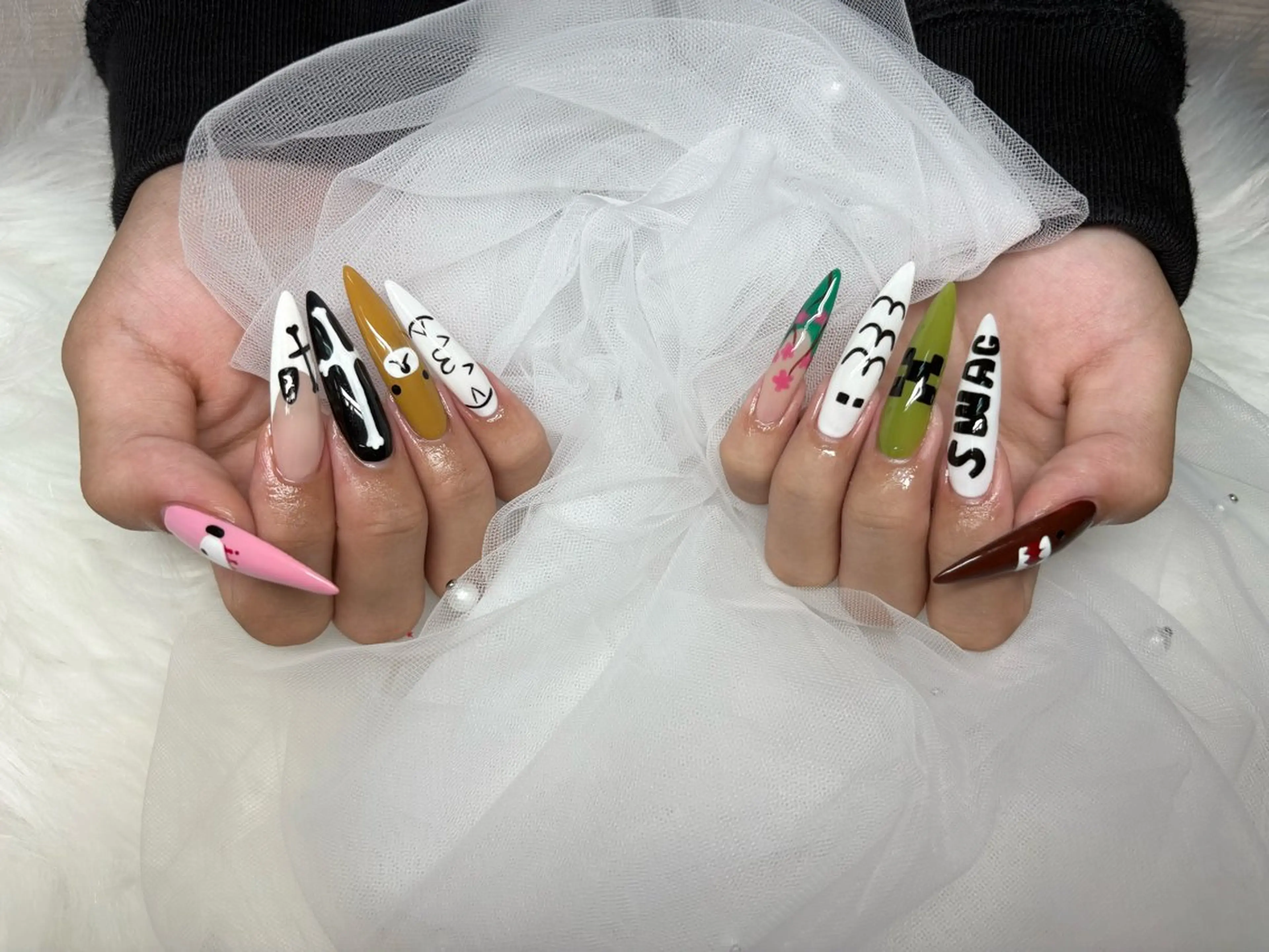 ネイル ネイリスト MRNのネイルデザイン