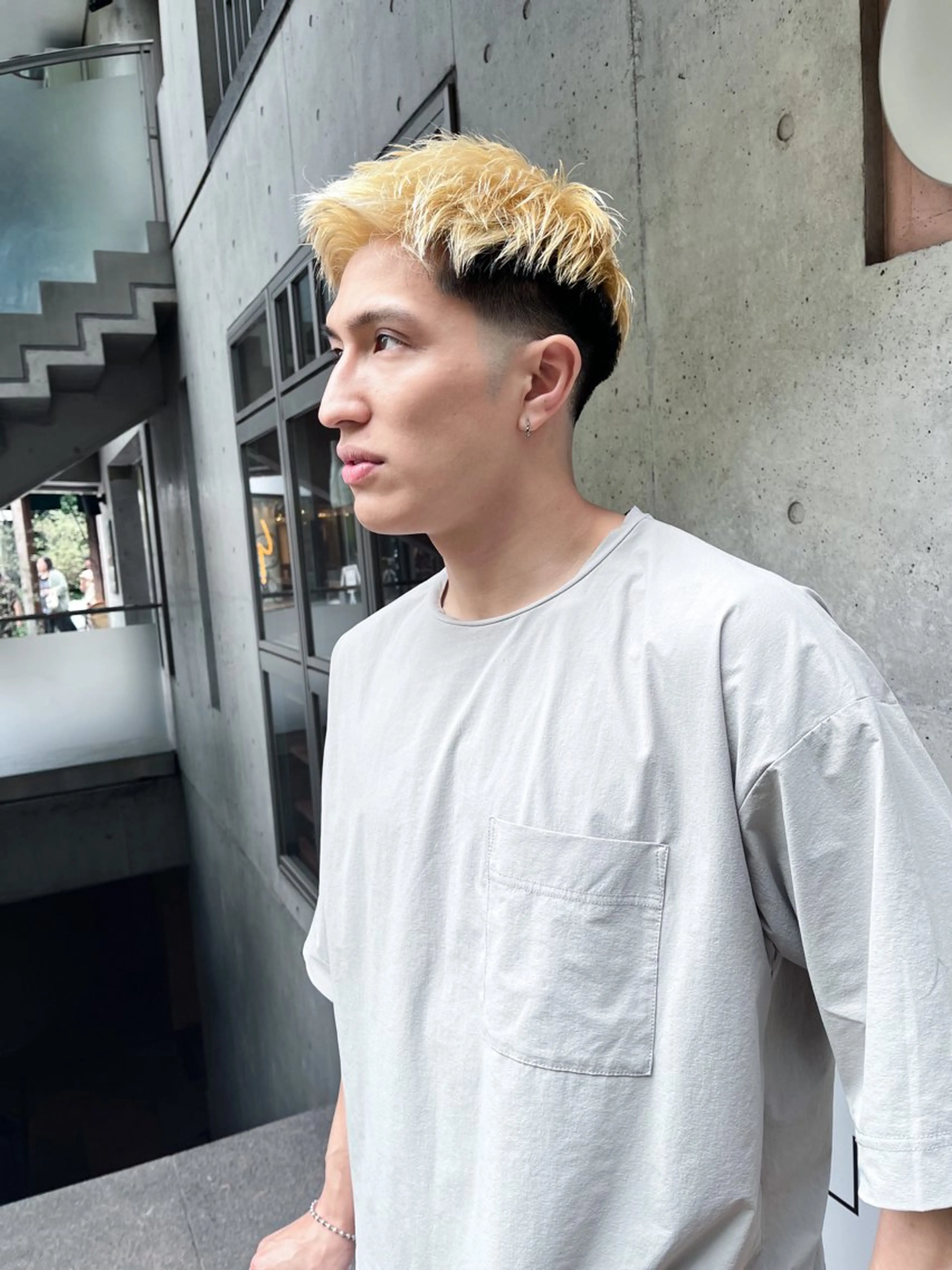 ショート カラー メンズ メンズブリーチ フェードカット メンズショート ブリーチ 抜きっぱなしブロンド 原宿パーマ kazuのヘアスタイル