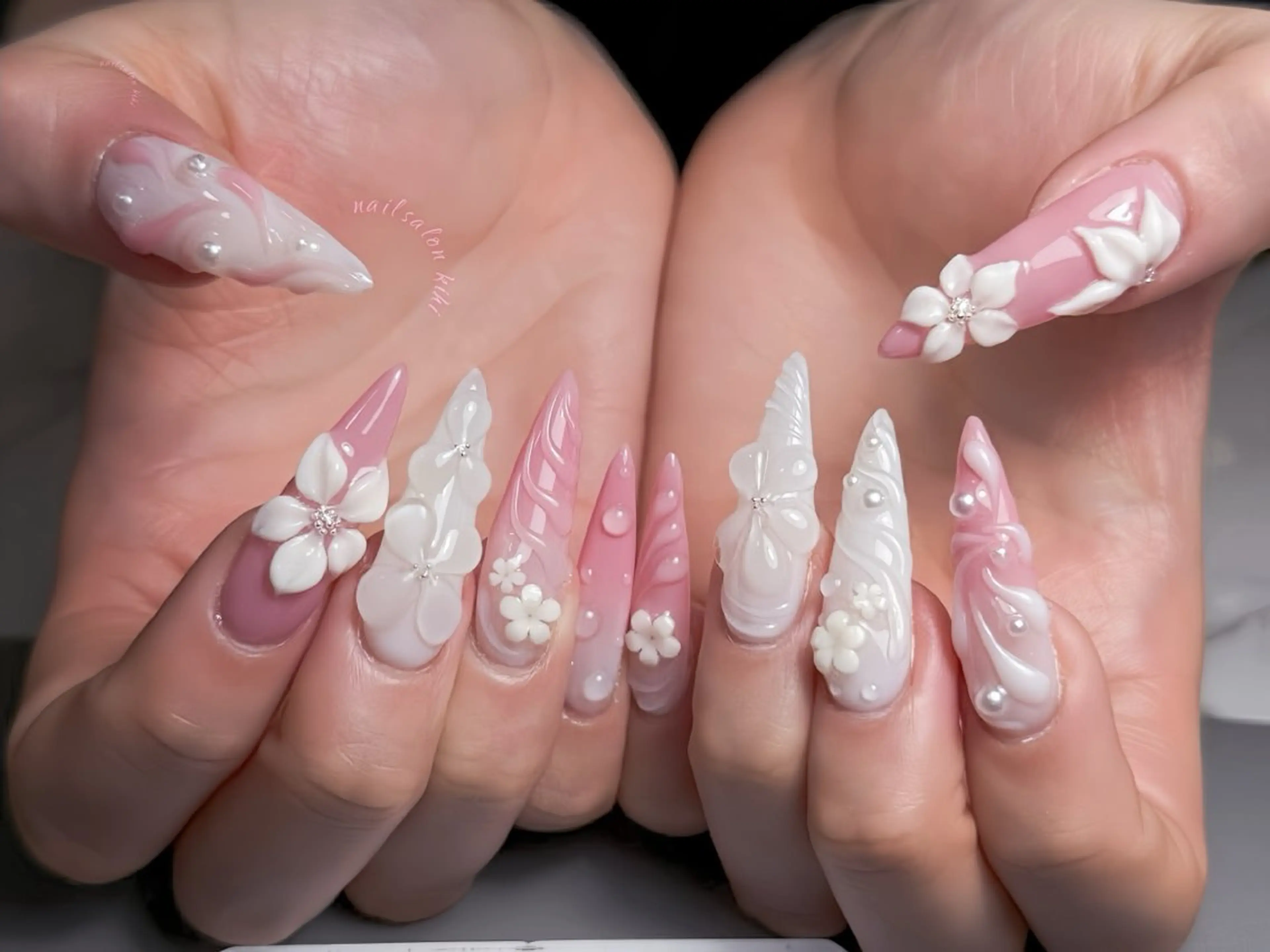 ネイル アートネイル フレンチネイル ジェルネイル グラデーション 韓国ネイル ハンドネイル ハンドケア さくら💮💮 【オフ無料】のネイルデザイン