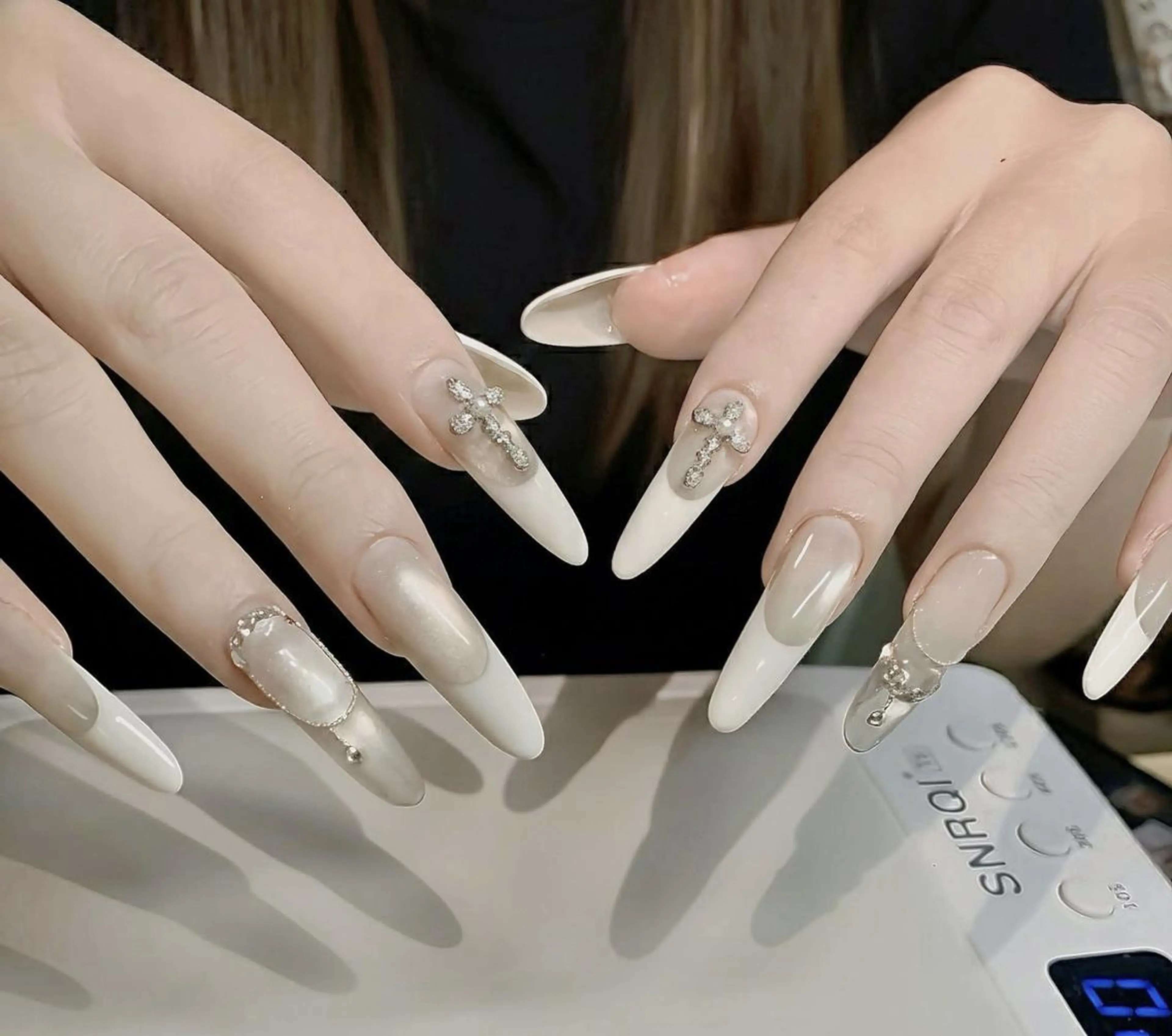 ロング 韓国風ヘア ハンドネイル Bling Salonのネイルデザイン