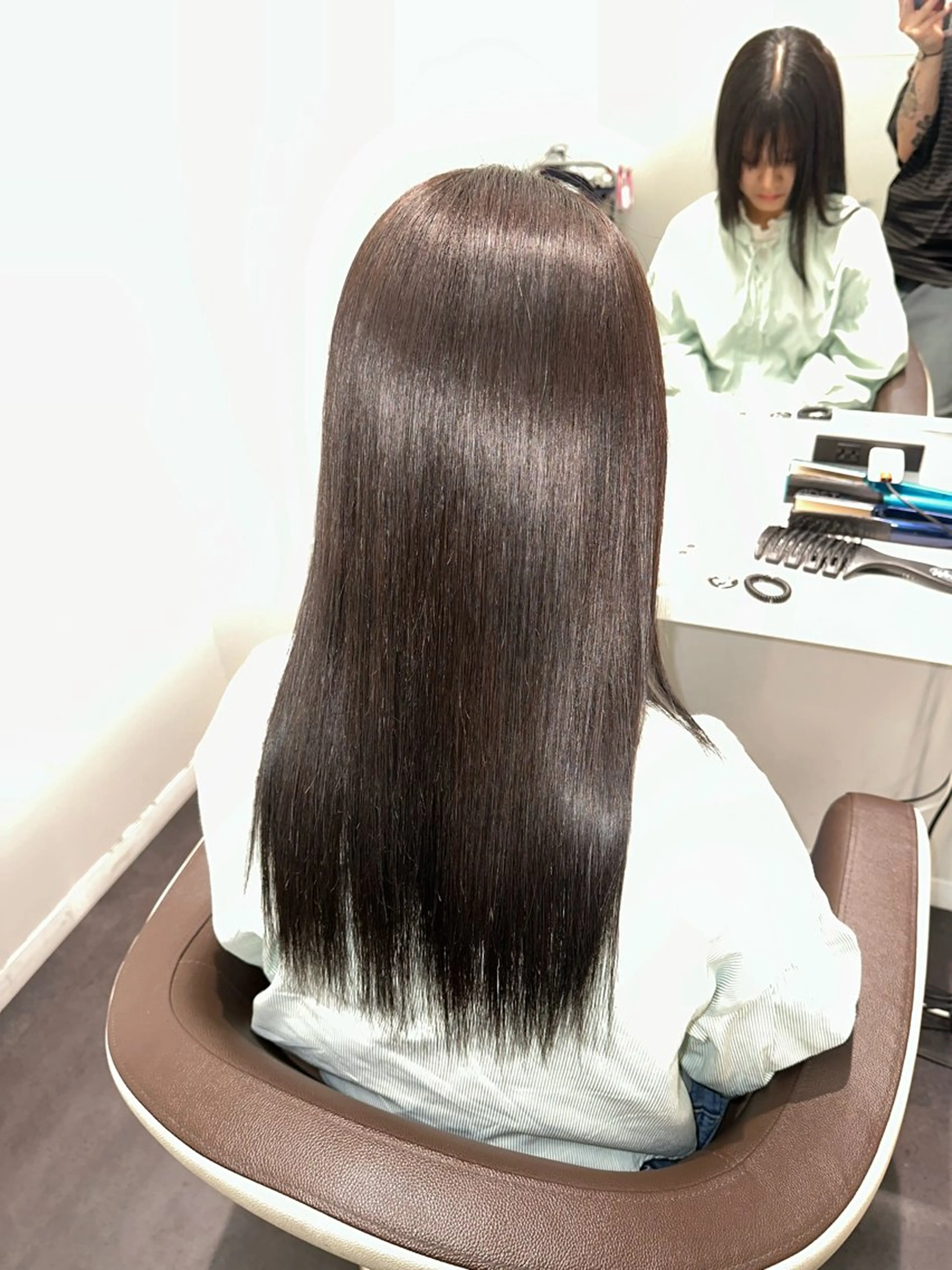 セミロング カラー Wisteria所属・美髪特化✨ 伊織✨縮毛矯正✨のヘアスタイル