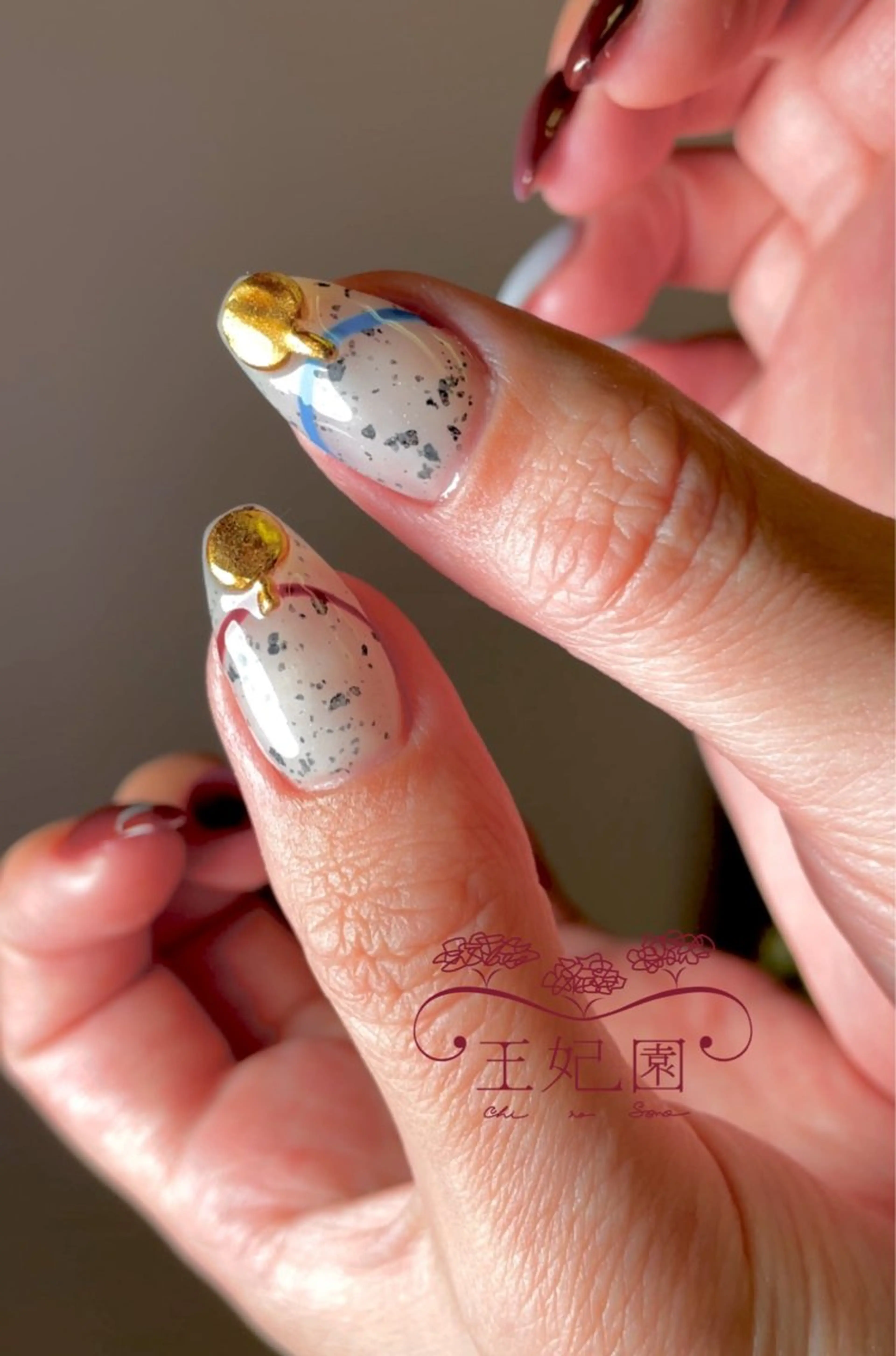 ネイル フラッシュネイル フレンチネイル ガラスフレンチ 冬ネイル クリスマス nail salon王妃の園所属・王妃の園 ohinosonoのネイルデザイン