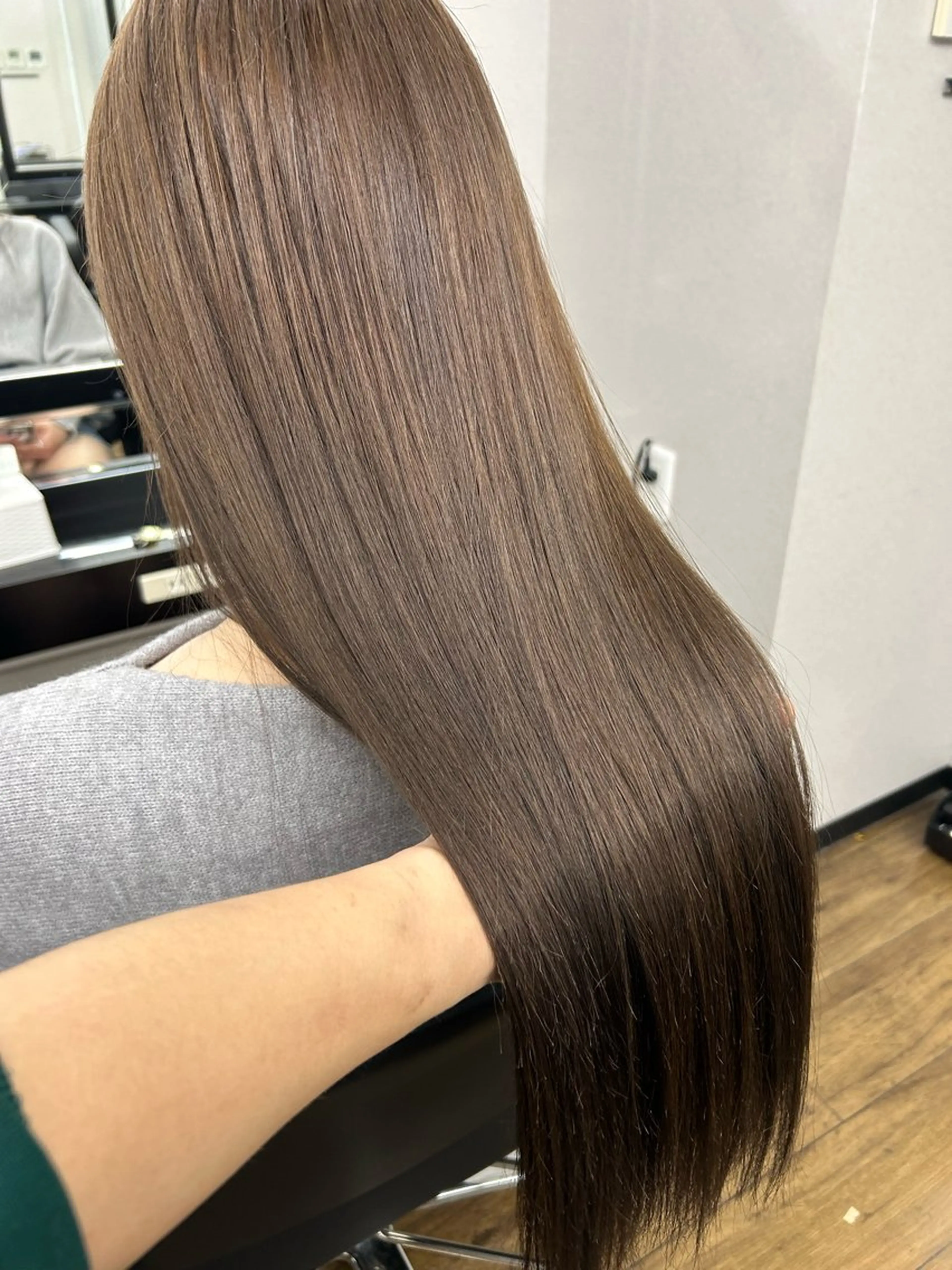 ロング カラー シールエクステ バレイヤージュ グレージュ ハイライトカラー エクステ alpha. カラーエクステ下妻のヘアスタイル