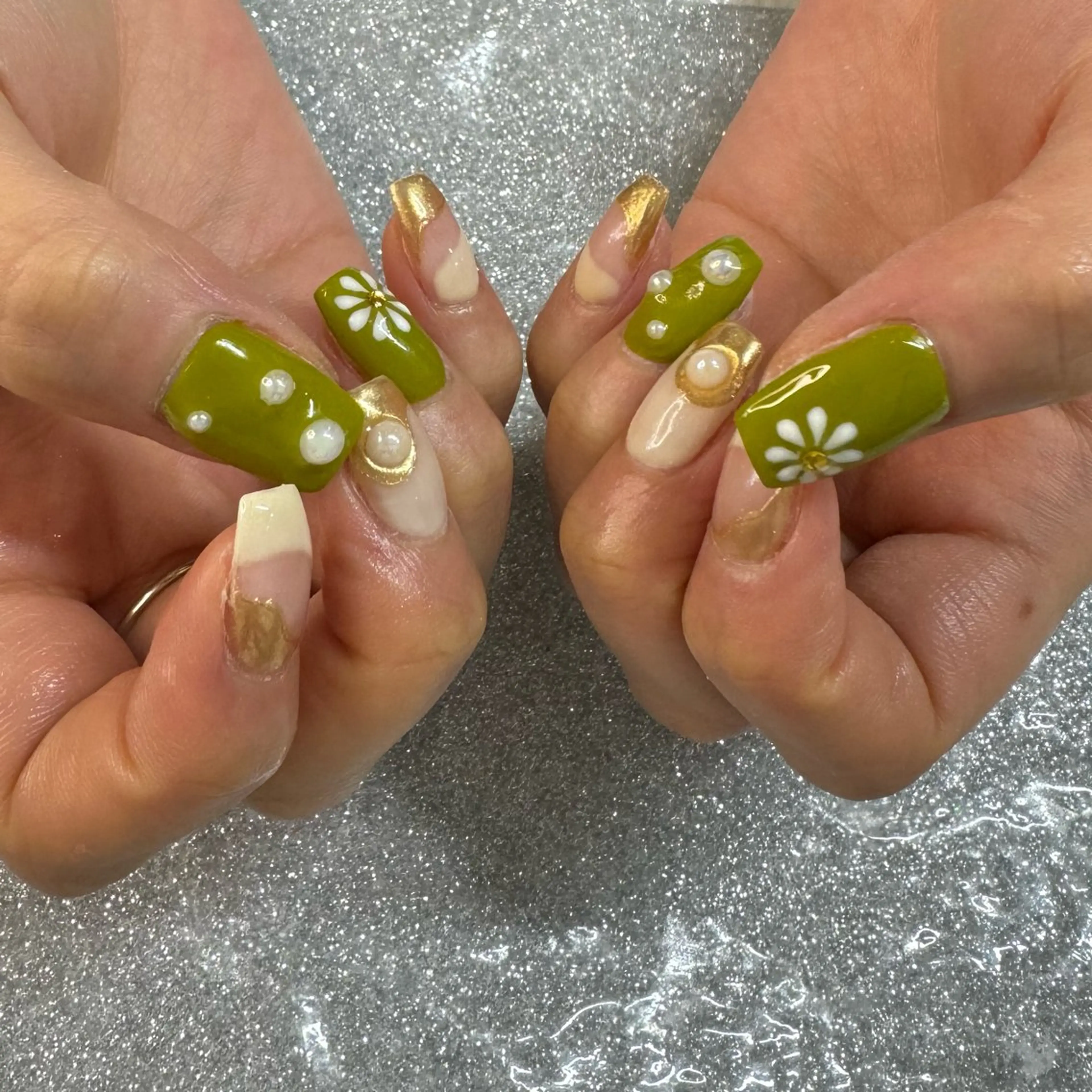 ネイル ハンドネイル VIERU 🌈🎀💖のネイルデザイン