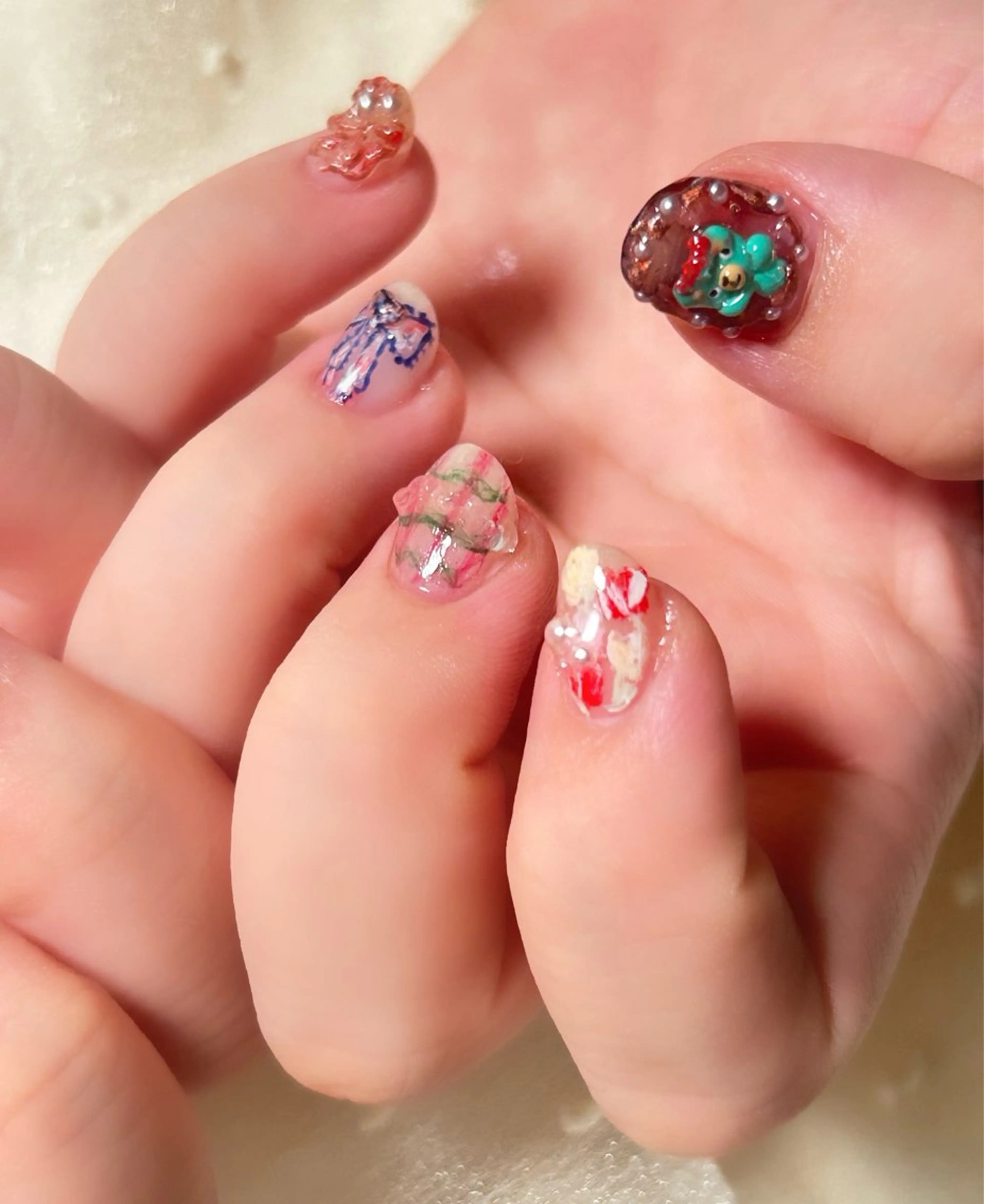 ネイル ハンドネイル lady bird yoshieのネイルデザイン