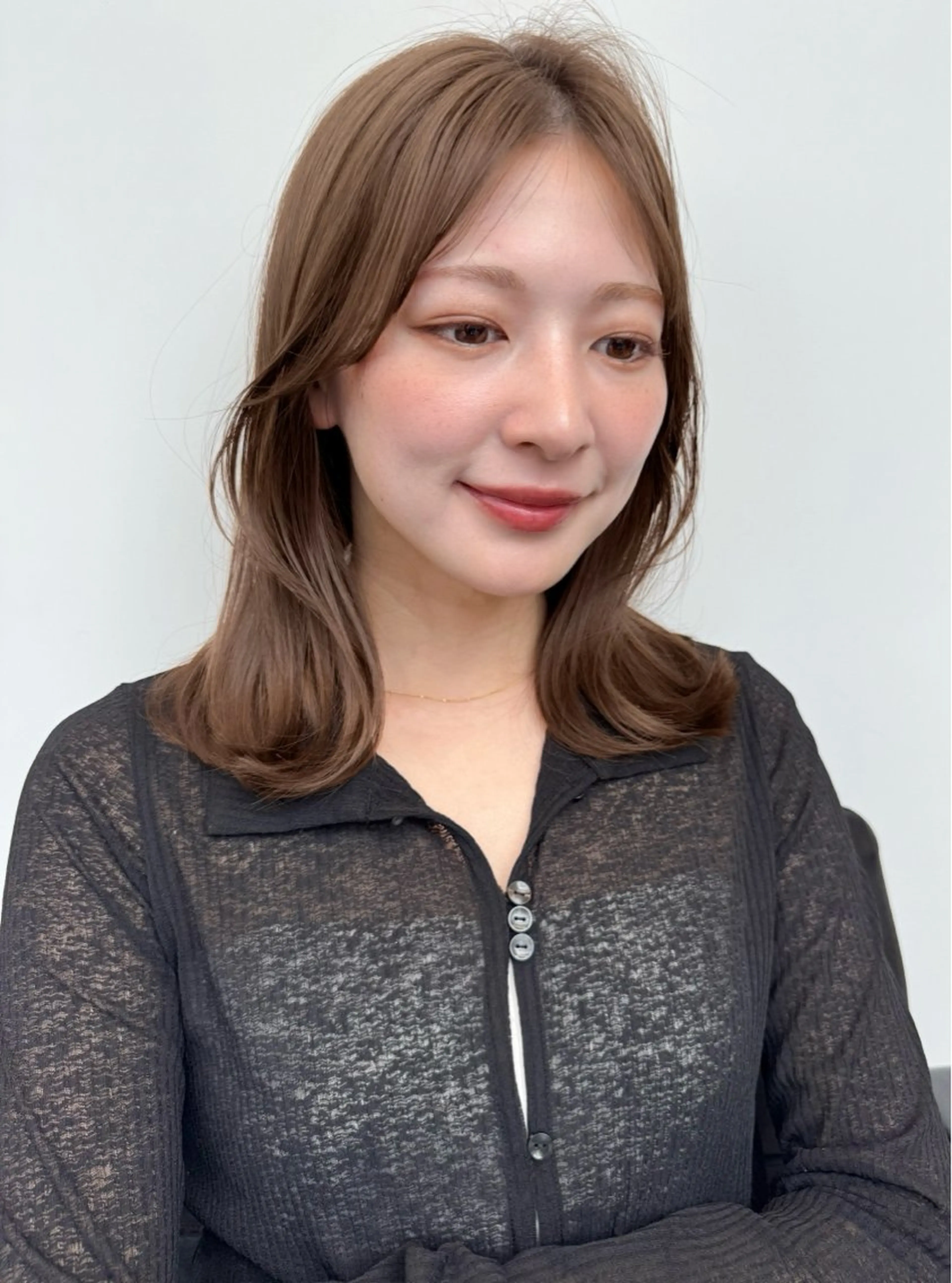 ミディアム カット ヘアカラー 艶髪／レイヤー／ 垢抜け🩵／MARIのヘアスタイル