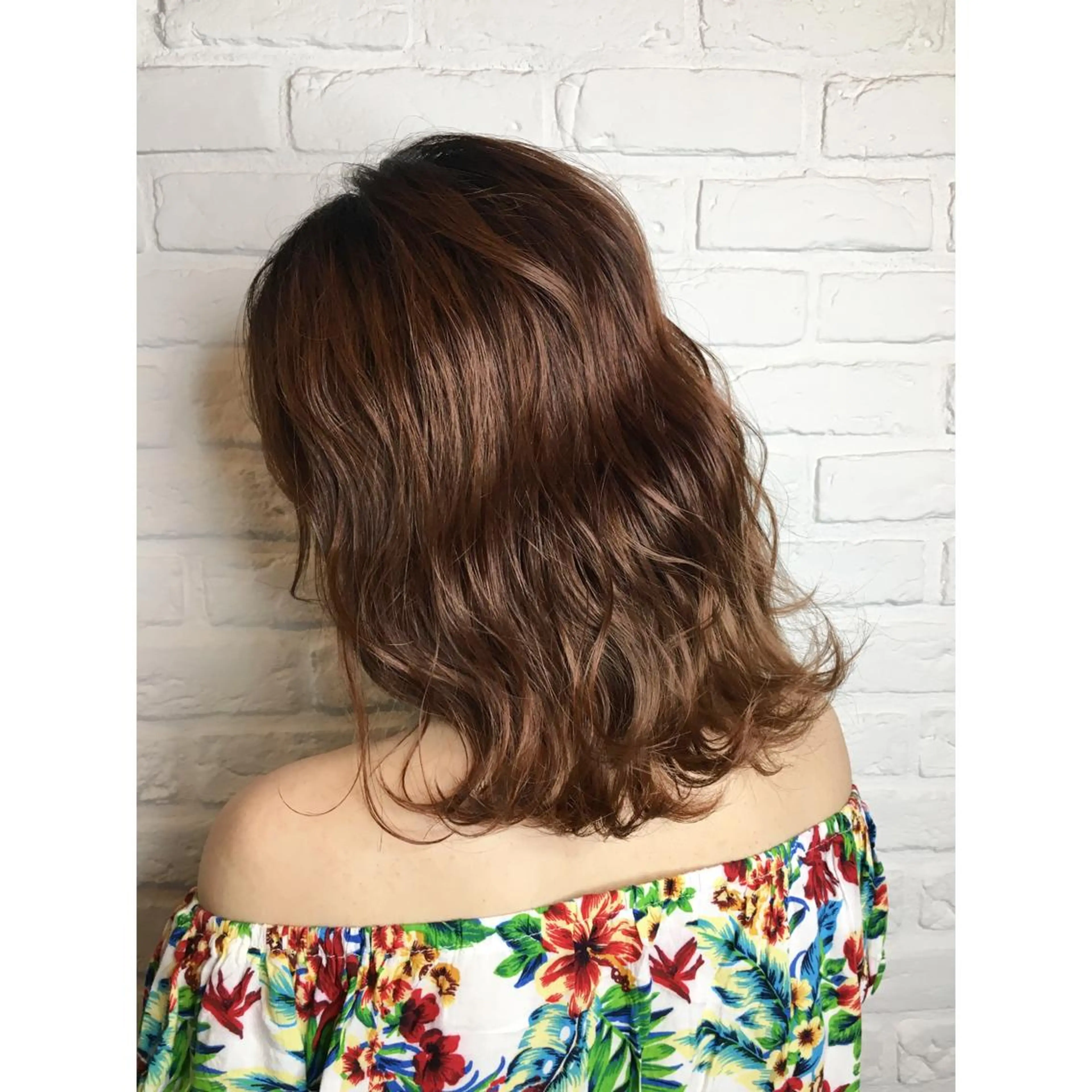 セミロング カラー アブアイ所属・艶髪・酸性ストレート フリツのヘアスタイル