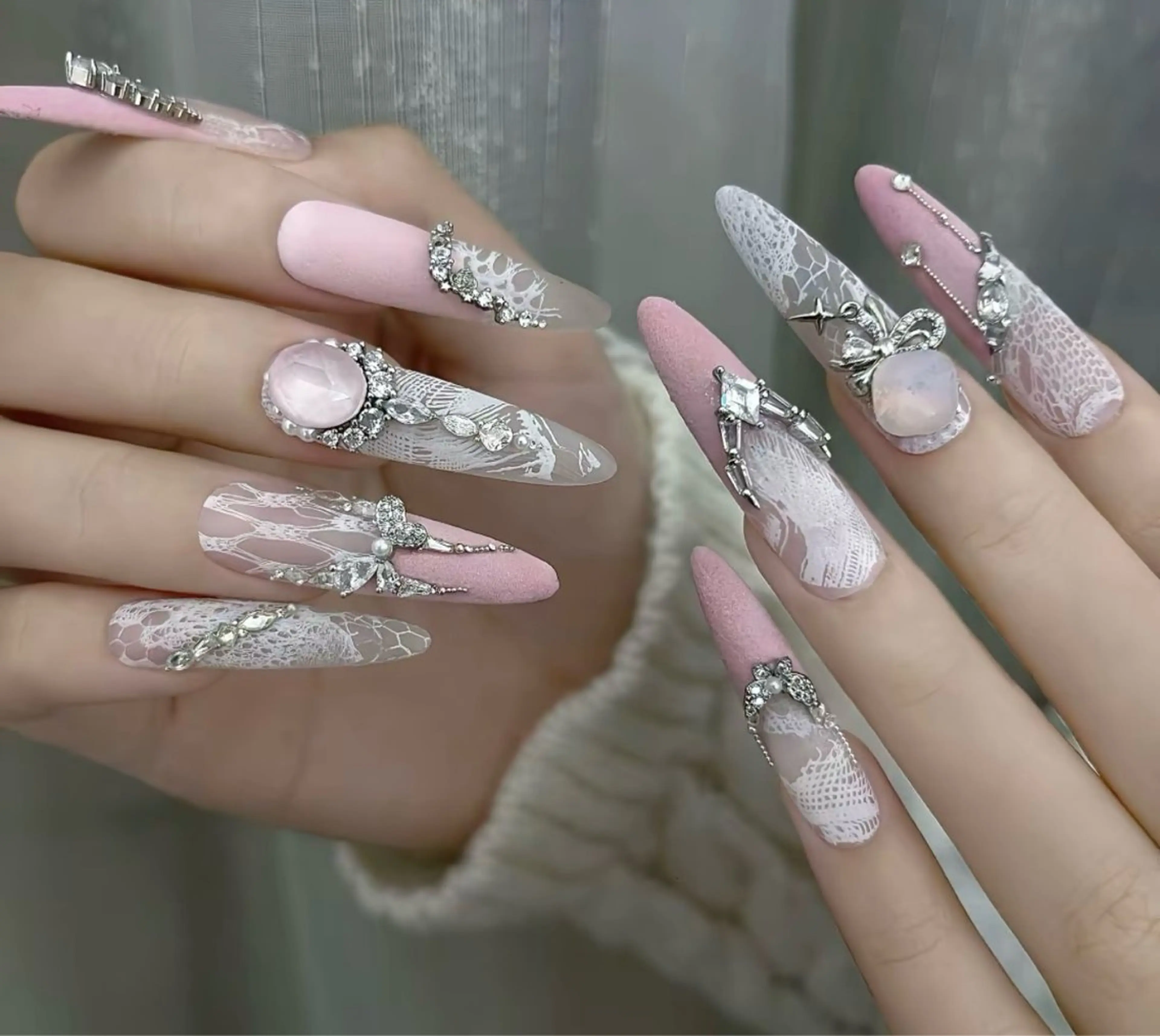 ネイル オーロラネイル 長さ出し グラデーション マグネットネイル オフィスネイル ハンドネイル ハンドケア 古賀 佳織のネイルデザイン