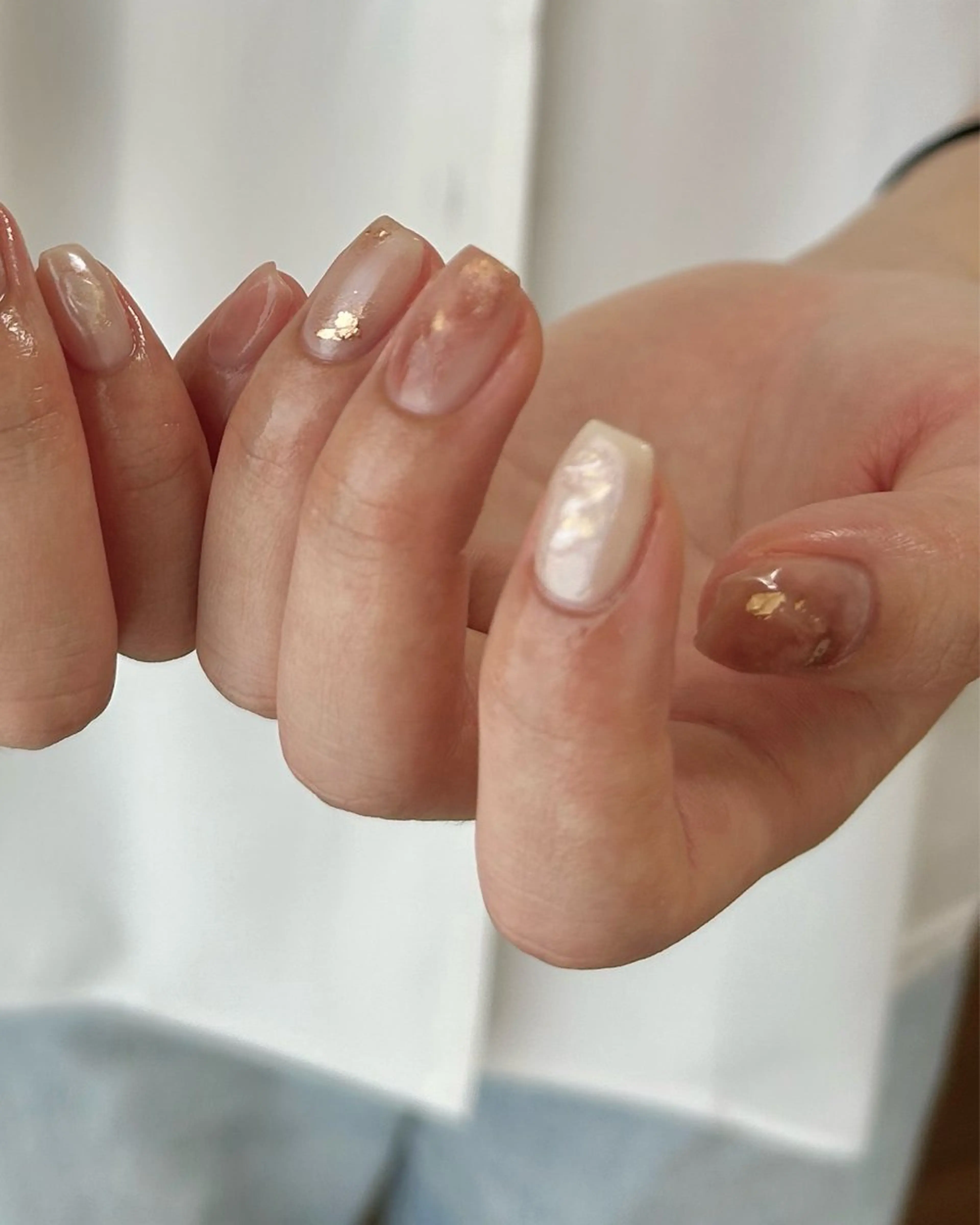 ネイル オーロラネイル ジェルネイル キラキラネイル ニュアンスネイル オフィスネイル 𓂃toi. 儚げnuanceのネイルデザイン