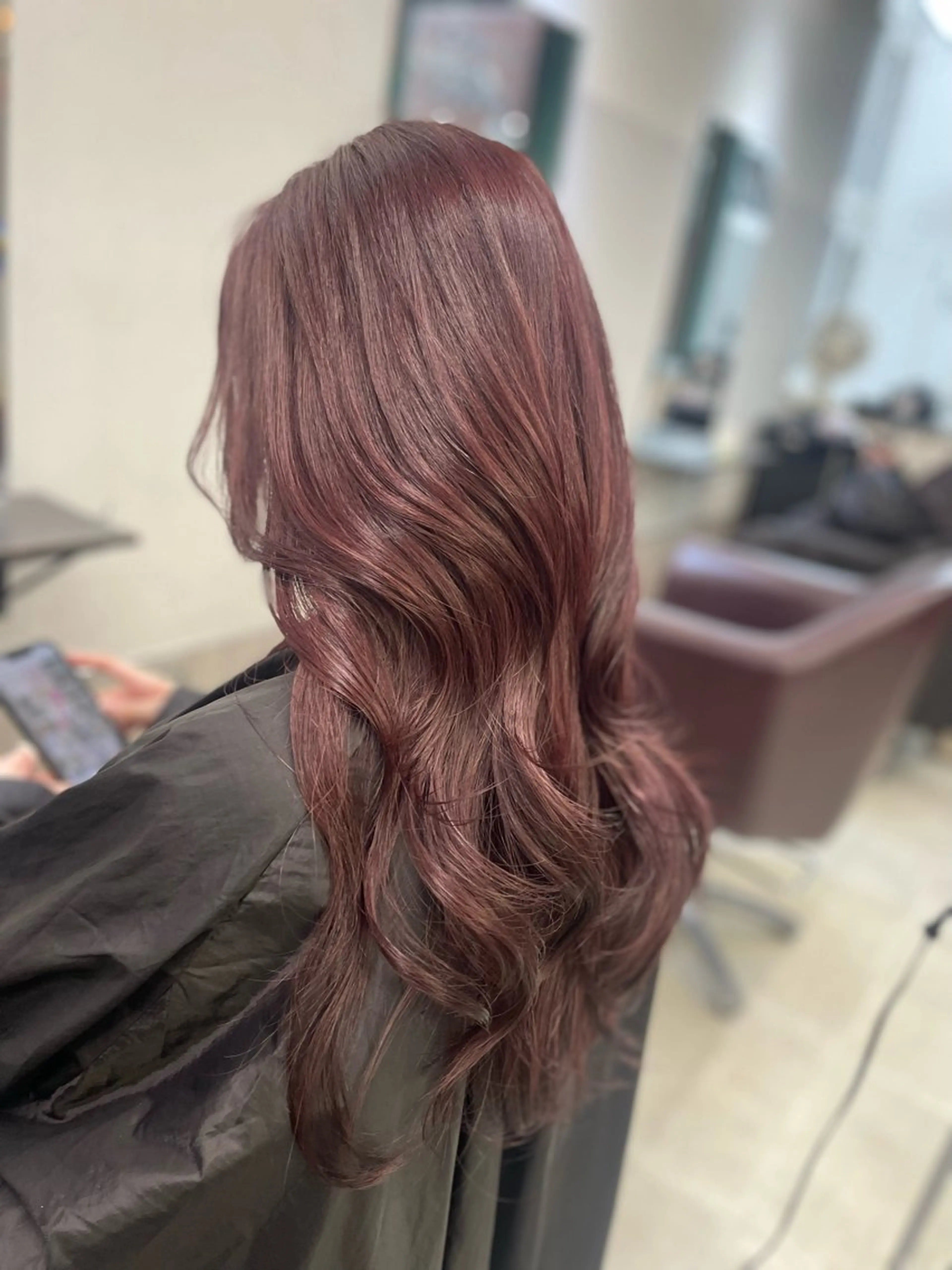 ロング カラー カシス レッドカラー レイヤーカット AIRI layer cut hairのヘアスタイル