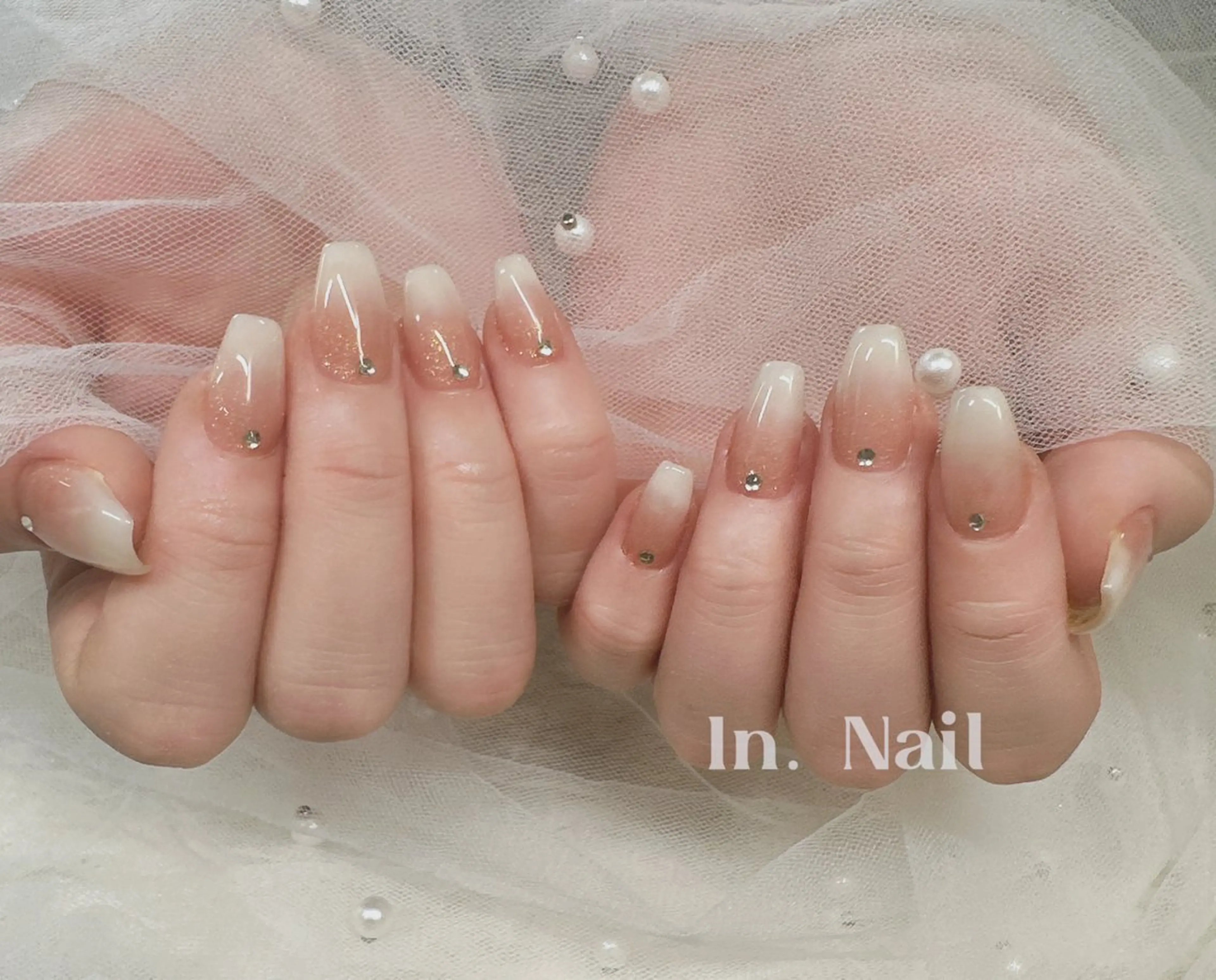 ネイル ストーンネイル ᴵⁿ. ᴺᵃⁱˡのネイルデザイン