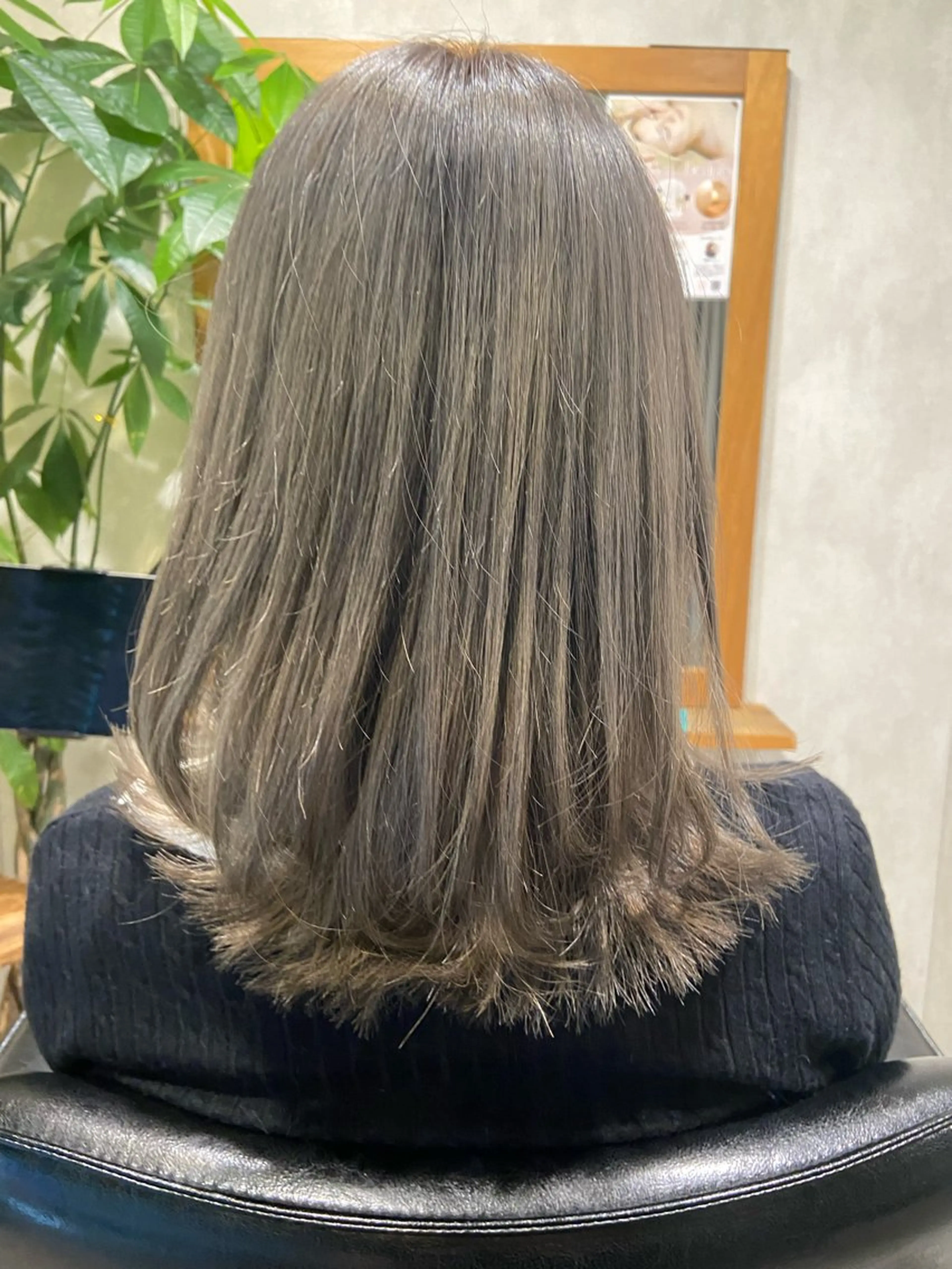 セミロング カラー 馬場 彩のヘアスタイル