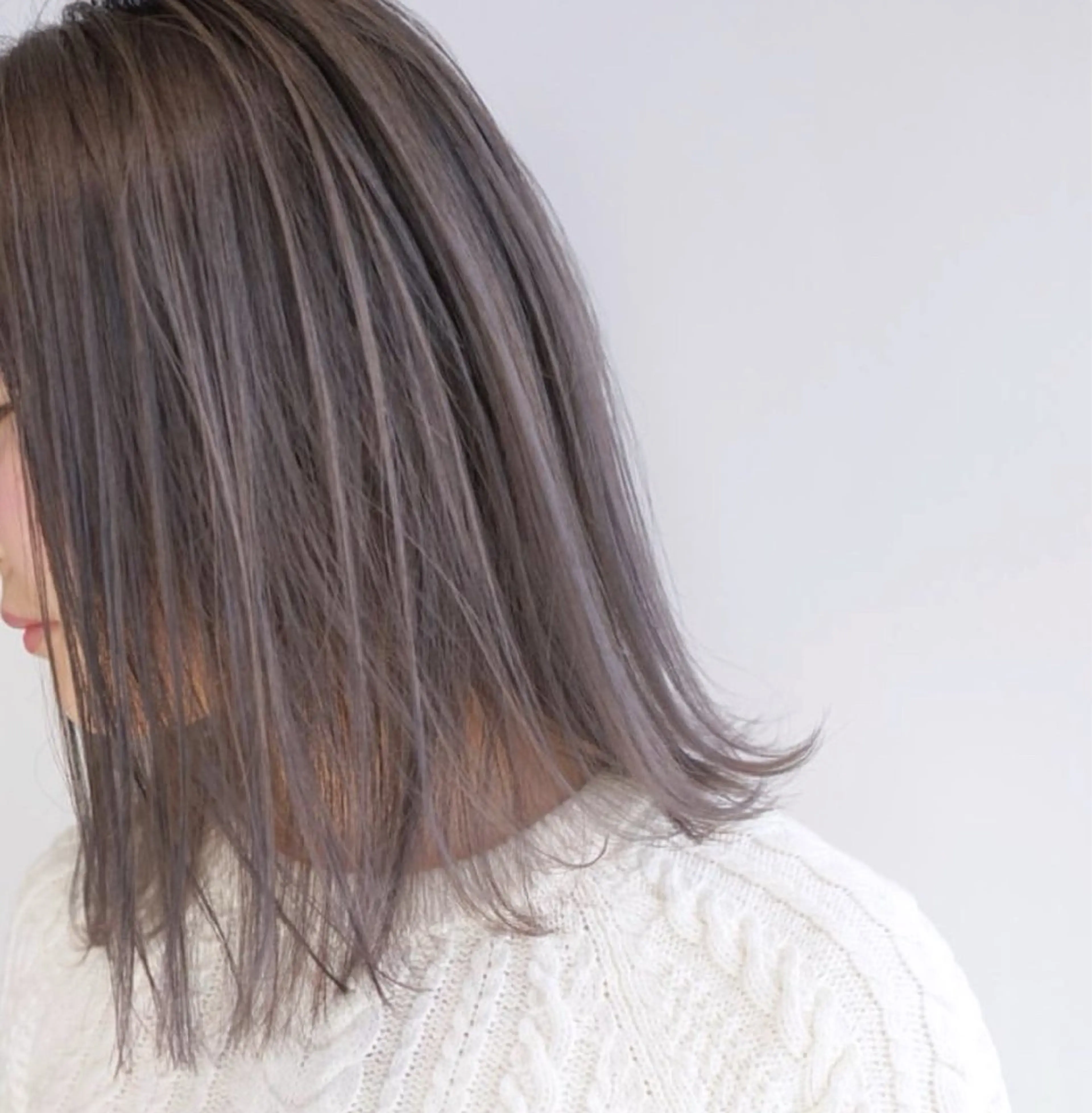 ミディアム カラー アッシュ ベージュカラー ブリーチ 透明感カラー グレージュ Mu所属・Mu ミューのヘアスタイル
