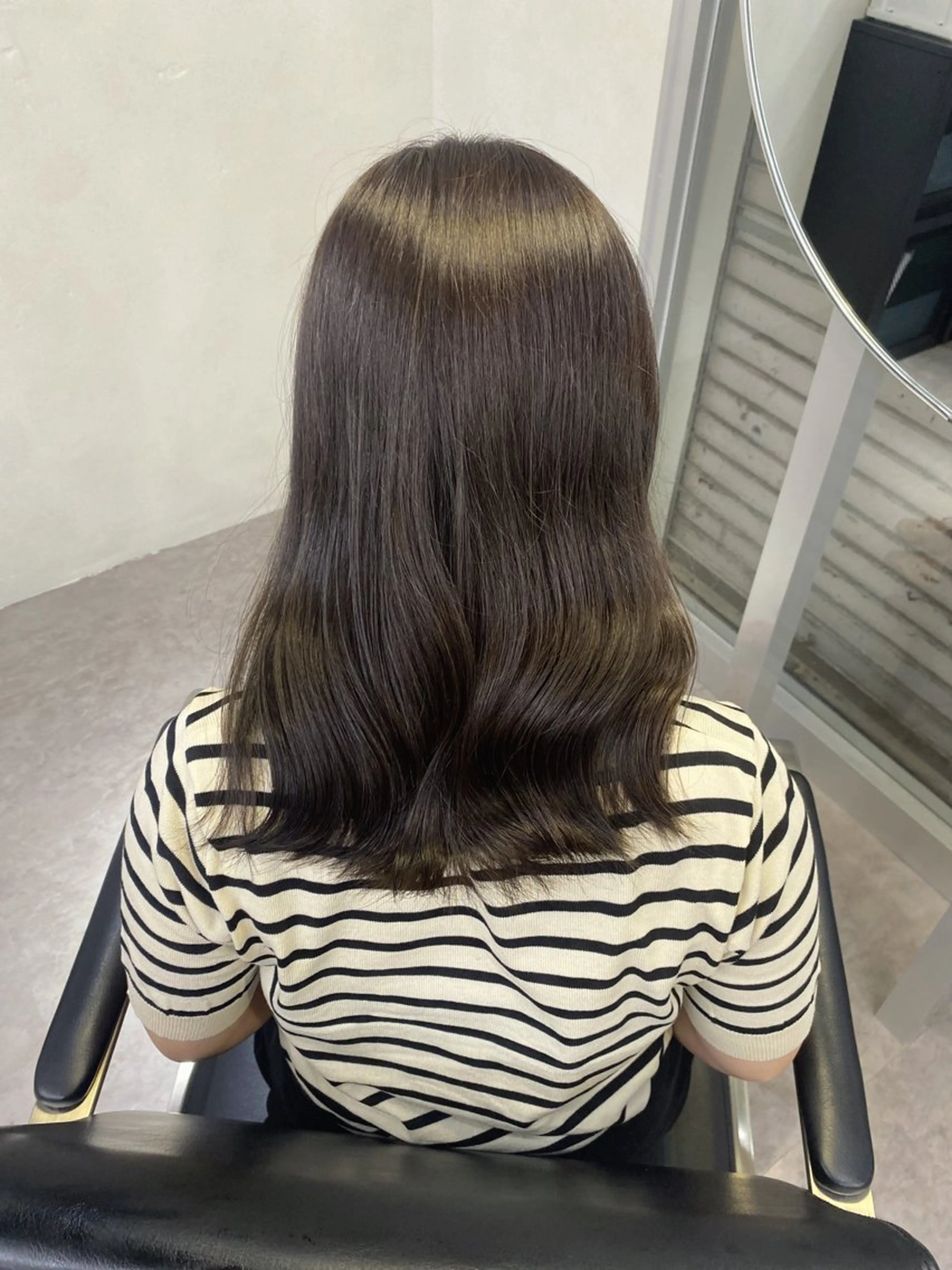 セミロング カラー ヘアアレンジ 苗代萌/ぷるツヤ髪 🫧／レイヤーカットのヘアスタイル