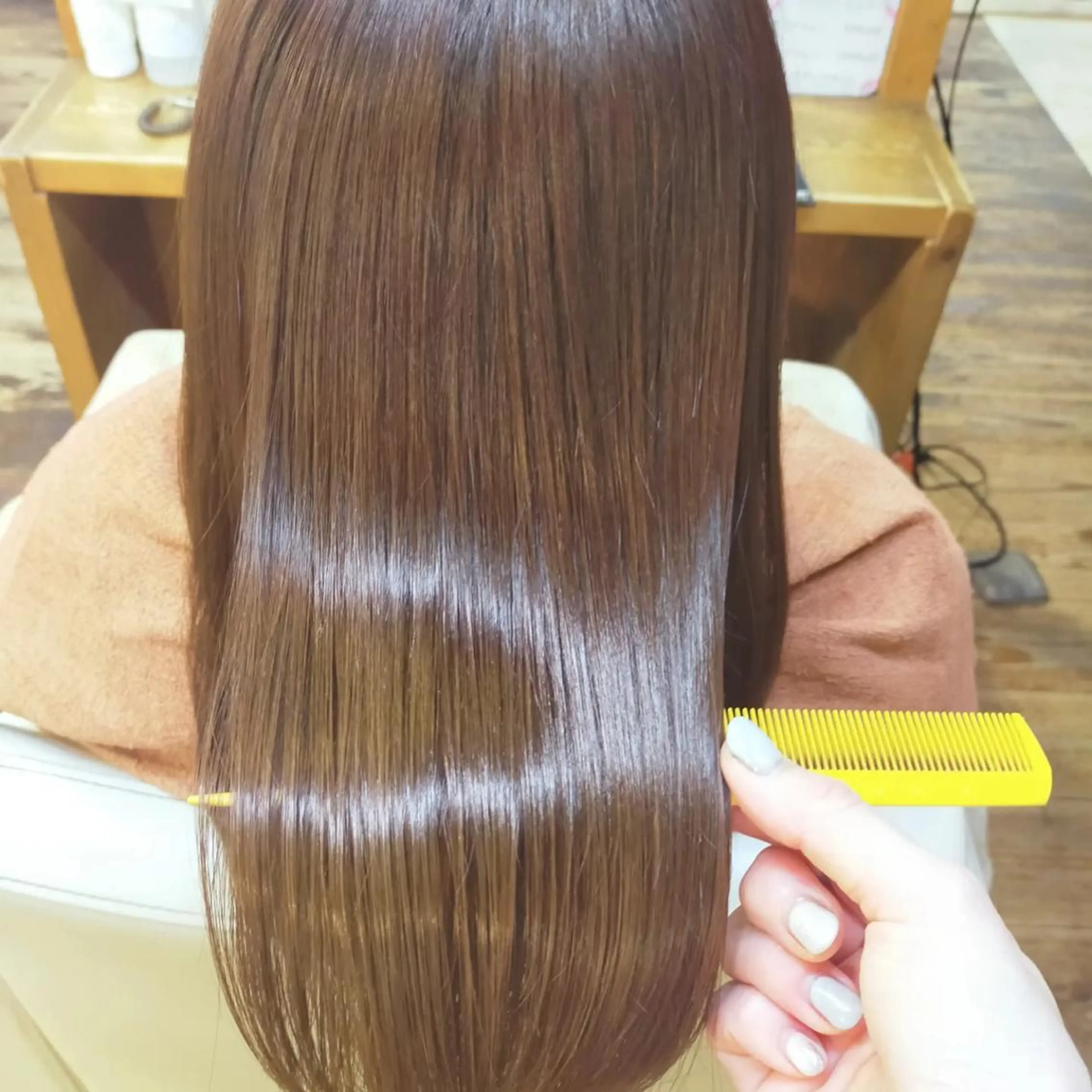 ミディアム 髪質改善 縮毛矯正 brote所属・山木 裕子のヘアスタイル