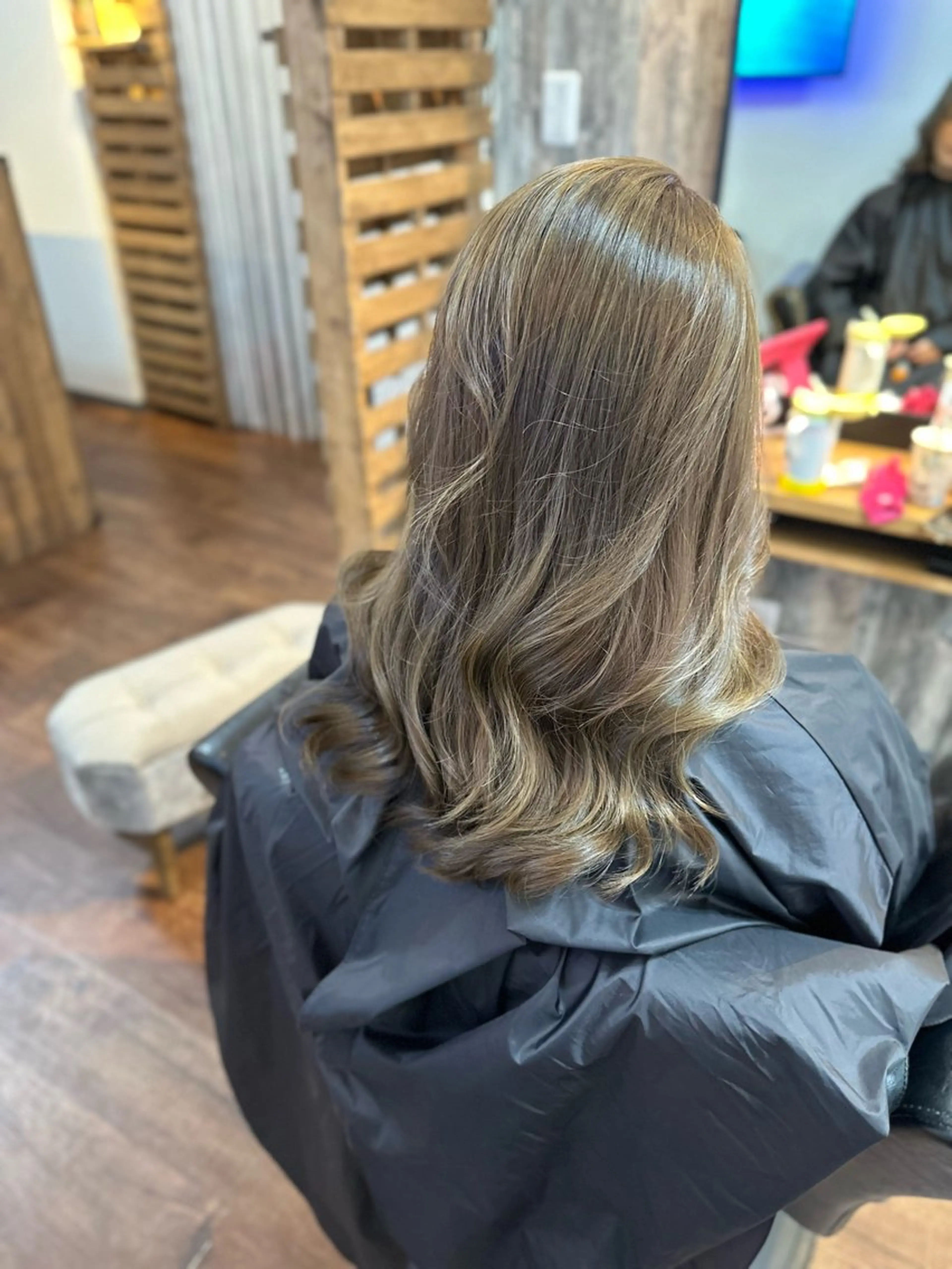 セミロング カラー アッシュ 透明感カラー カット ヘアカラー トリートメント Lizir  ルズィール所属・Luzir⭐︎ GEN⭐︎のヘアスタイル