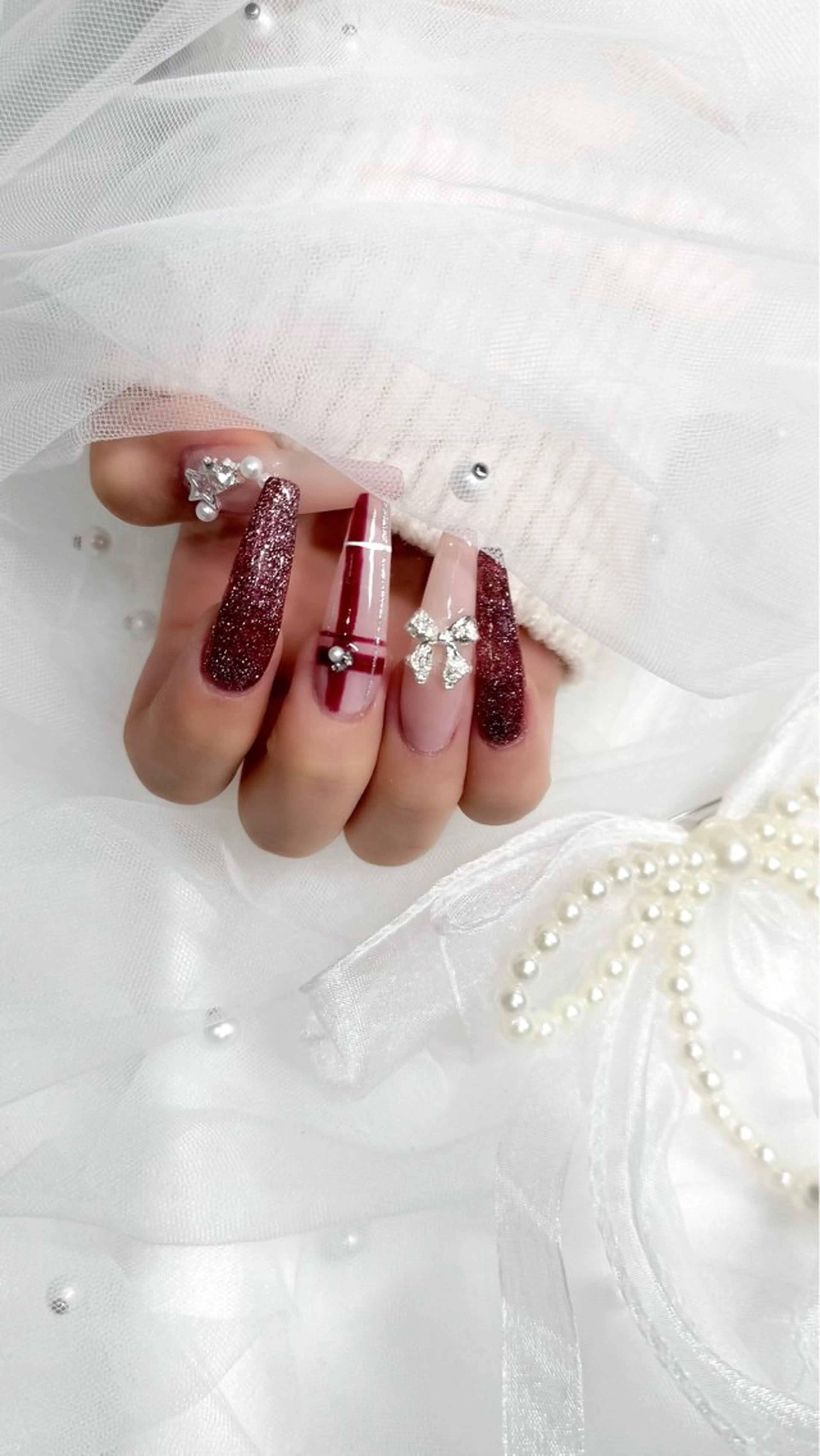 ネイル beauty salon  POISSON所属・SAYUKI/韓国 /ワンホン/キラキラのネイルデザイン