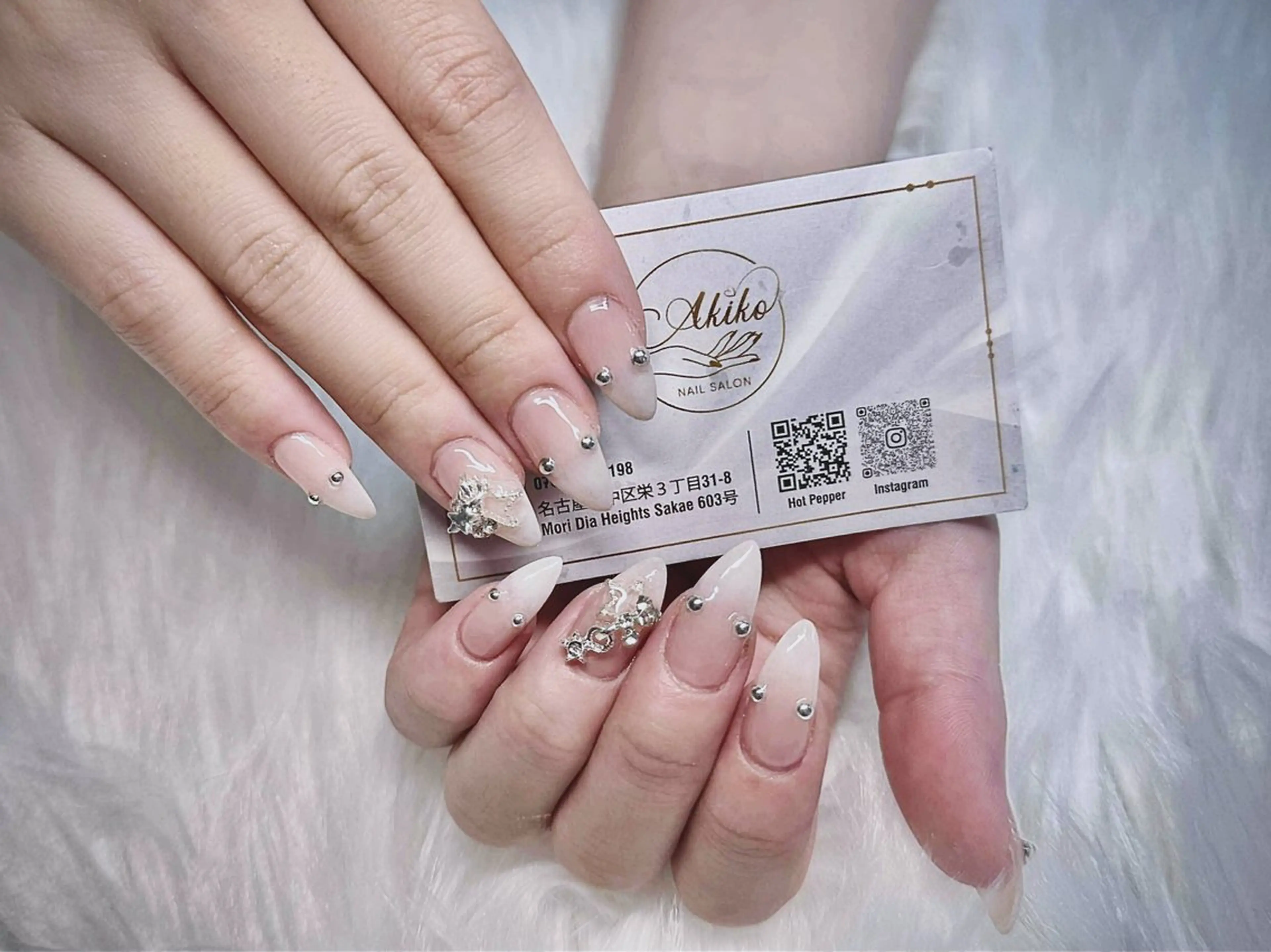 ネイル フットネイル ジェルネイル 韓国ネイル マグネットネイル 持ち込み ハンドネイル Akiko ネイルサロン所属・AKIKO ネイルサロンのネイルデザイン