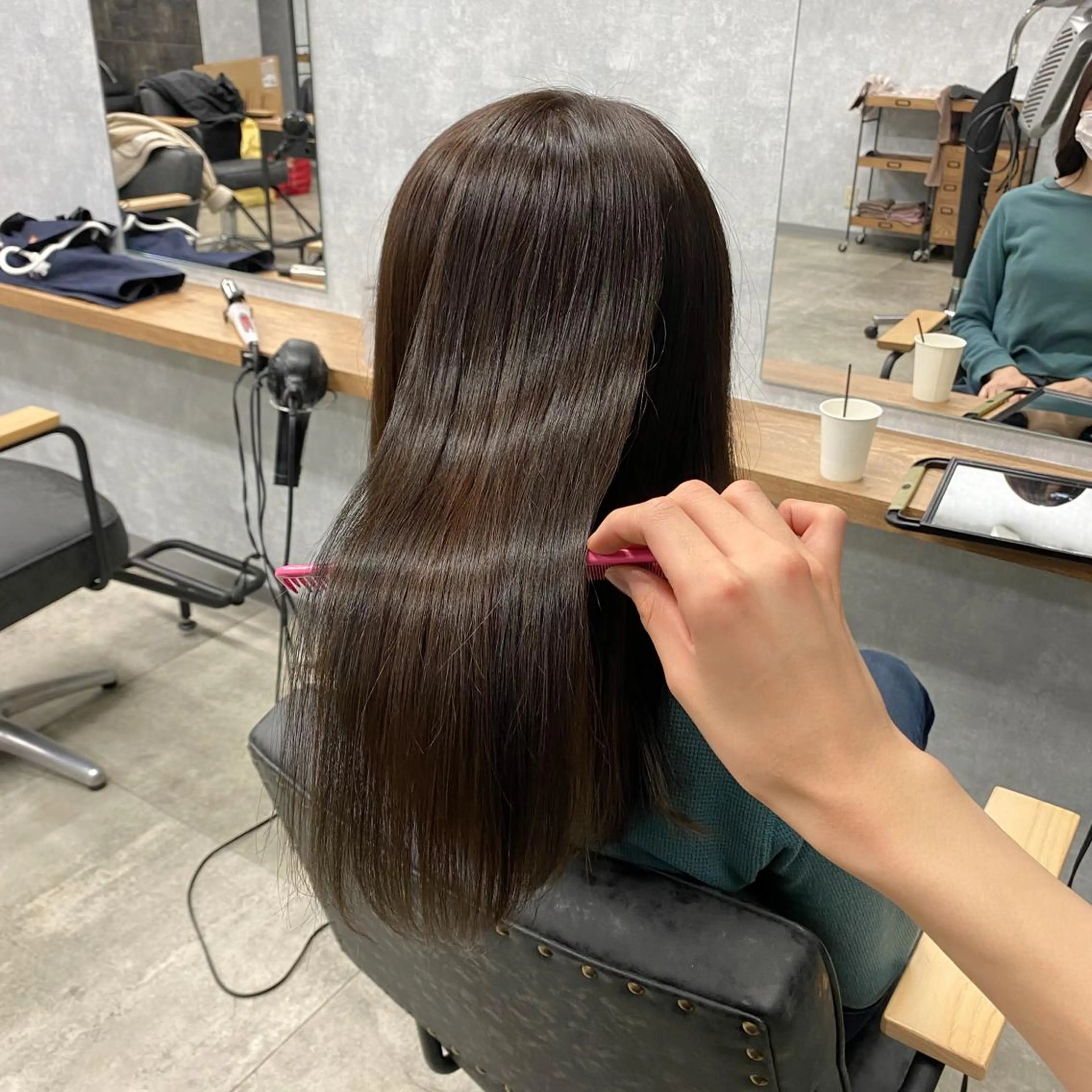 セミロング カラー Lutia所属・Lutia  チノ リキマル🍀のヘアスタイル