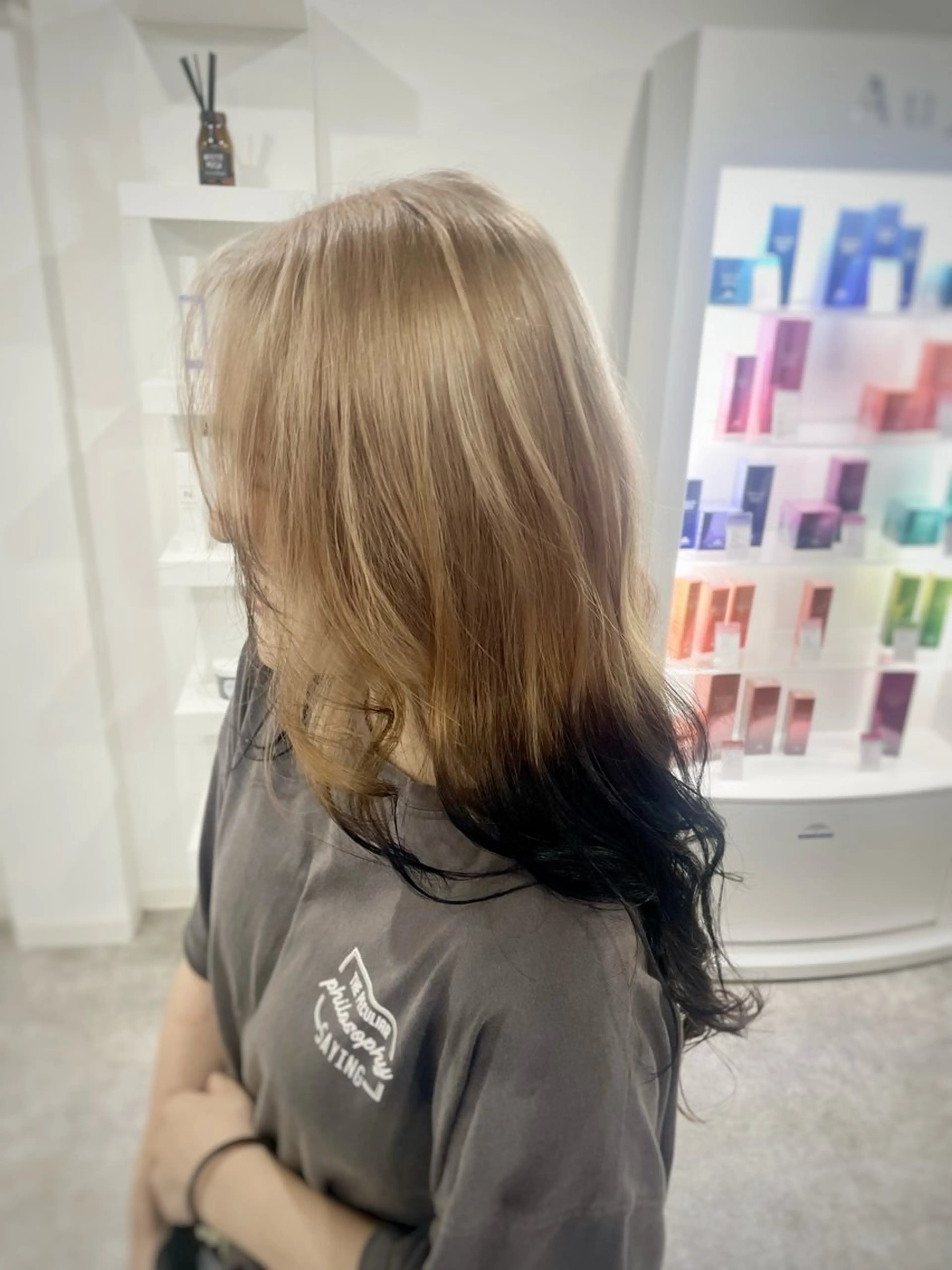 セミロング カラー ベージュカラー ブリーチ ヘアカラー WITH所属・WITH 新町 店長 masaのヘアスタイル