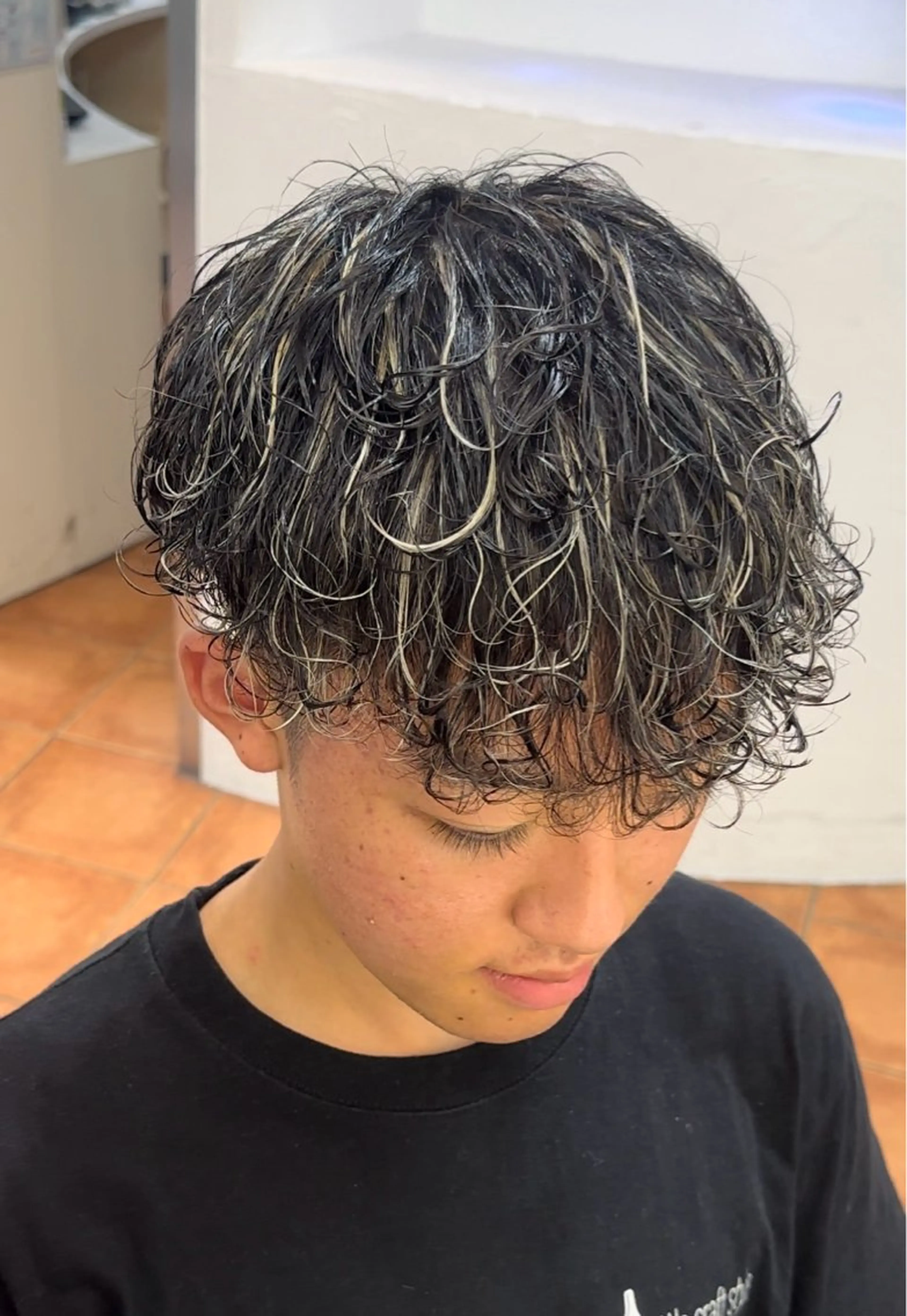 カラー パーマ メンズ メンズメッシュ メンズパーマ メッシュ JEWIL SHIBUYAのヘアスタイル