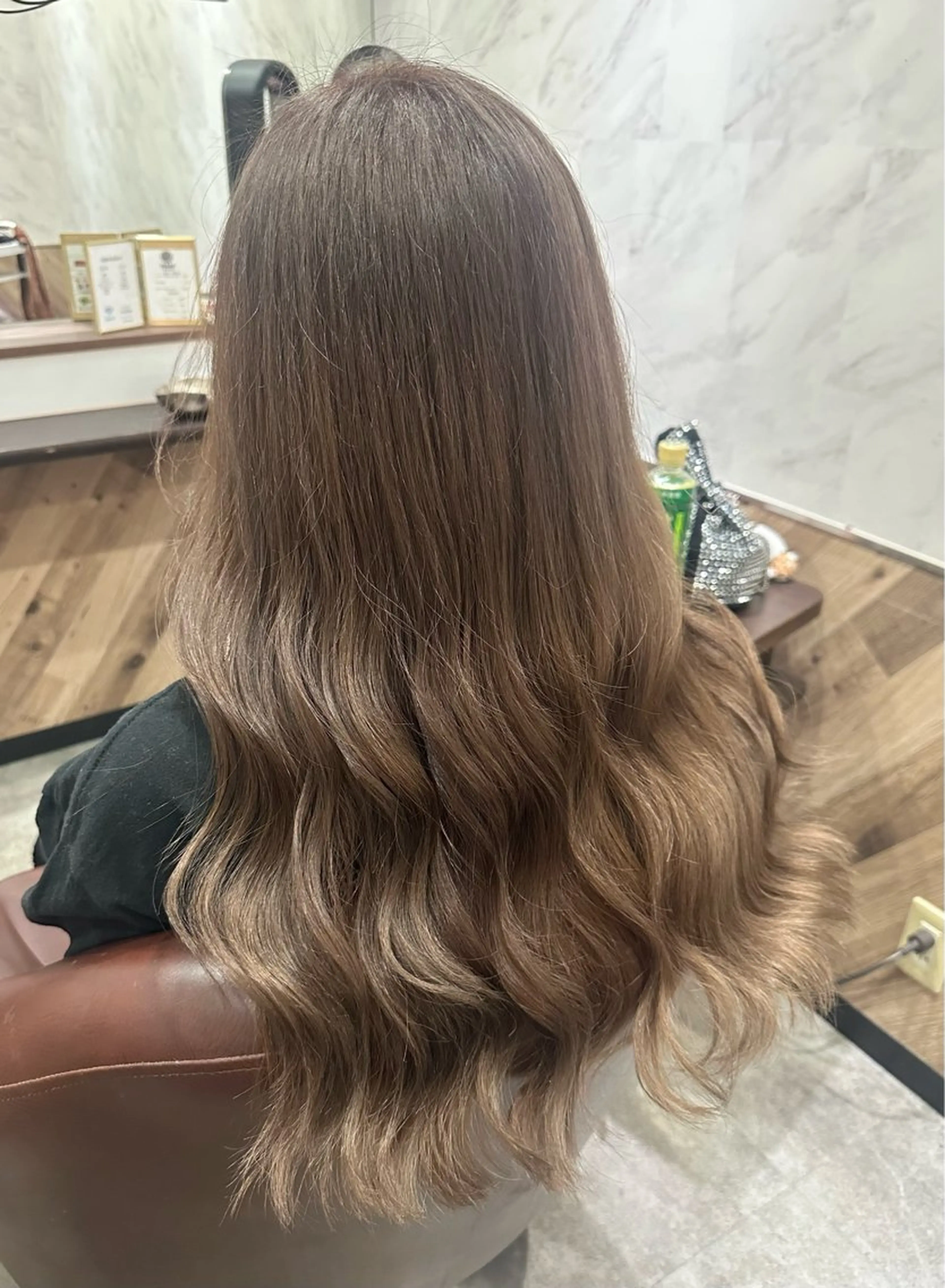 ロング ヘアカラー MOURI CHISATOのヘアスタイル