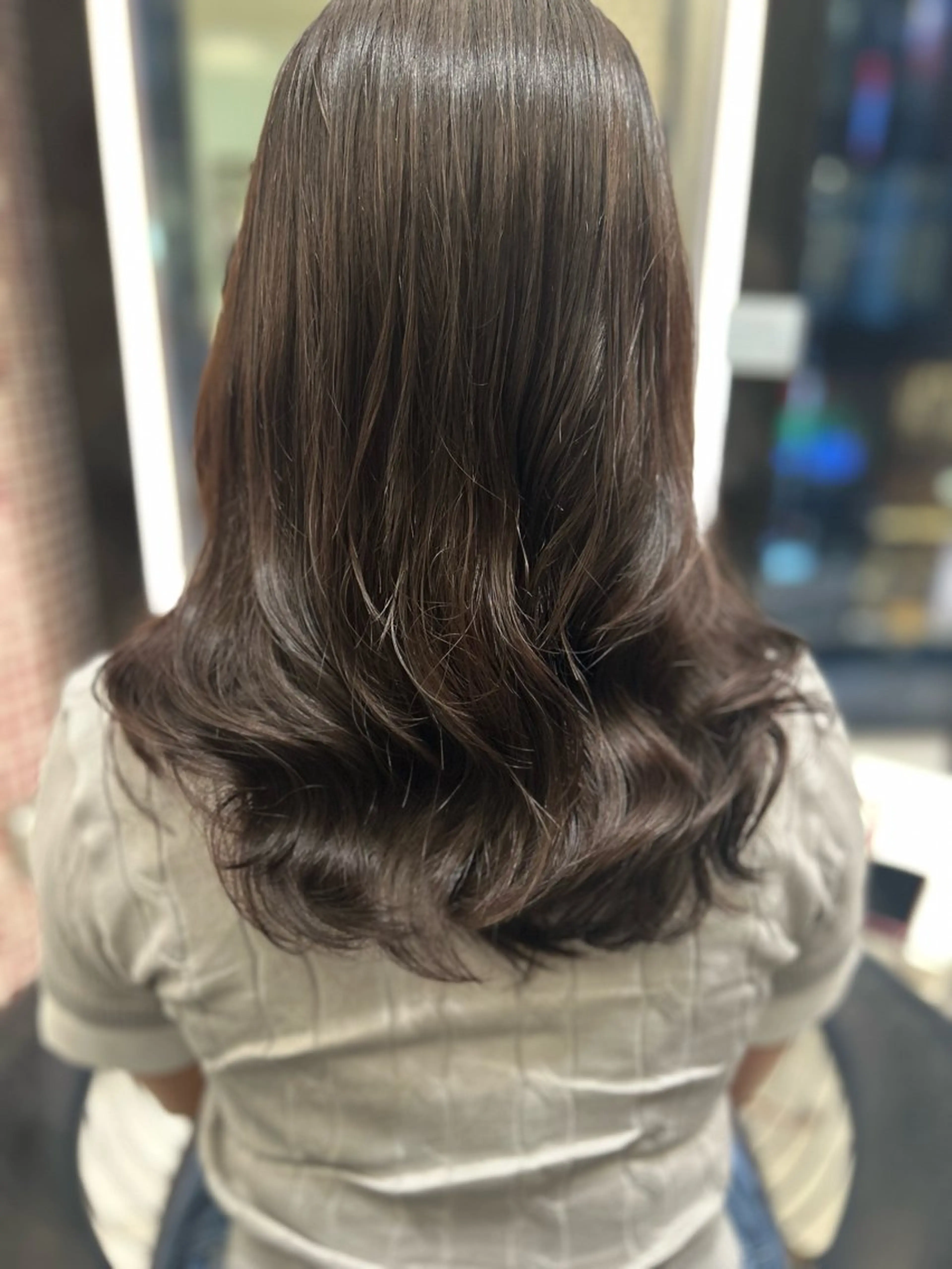 ミディアム カラー カット ヘアカラー コテ巻き風パーマ✨ 韓国ヘア🤎近下菜央のヘアスタイル