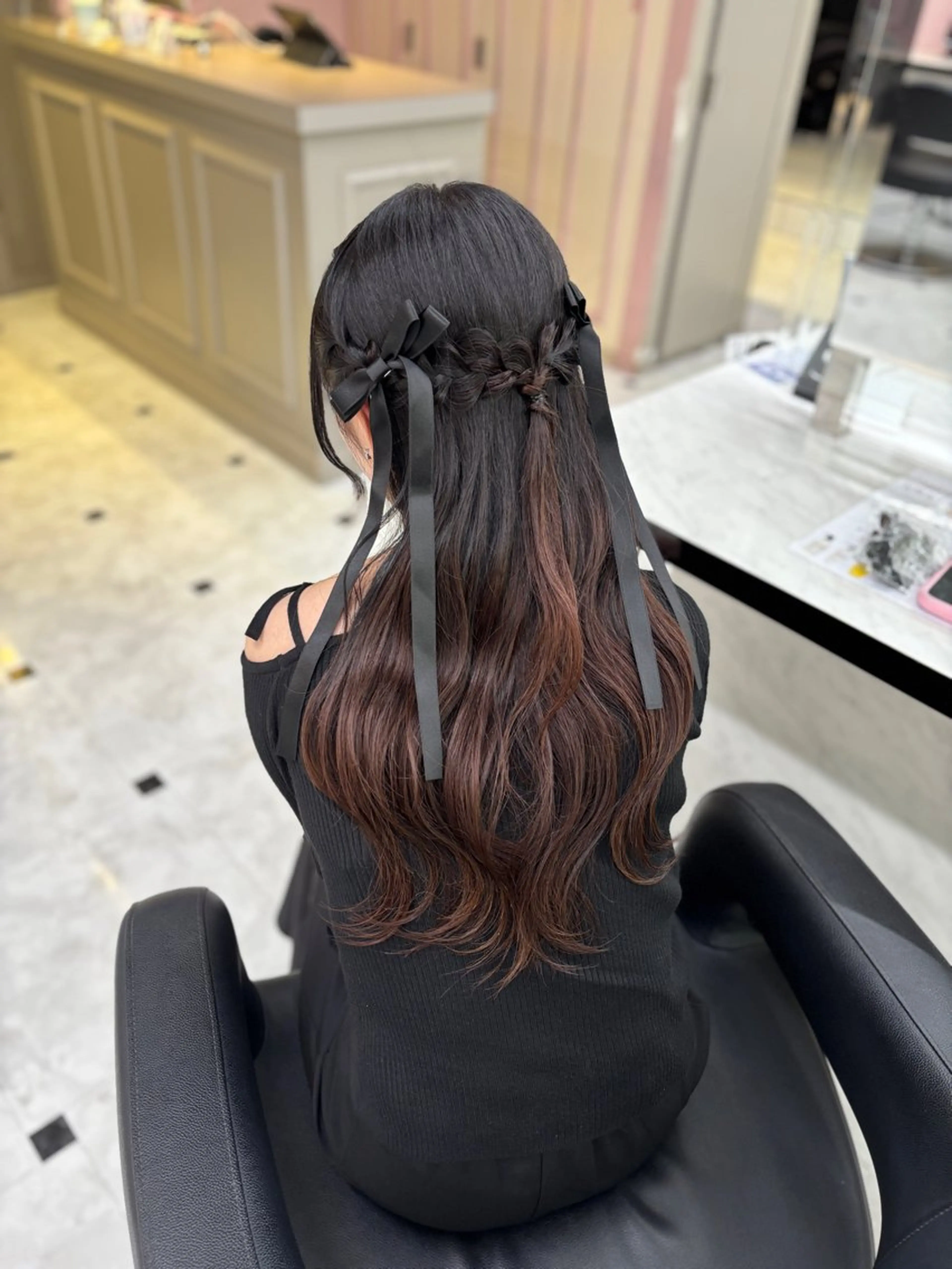 ロング ヘアアレンジ ヘアセット 💙ハイトーン韓国風 色白ヘア💙manaのヘアスタイル