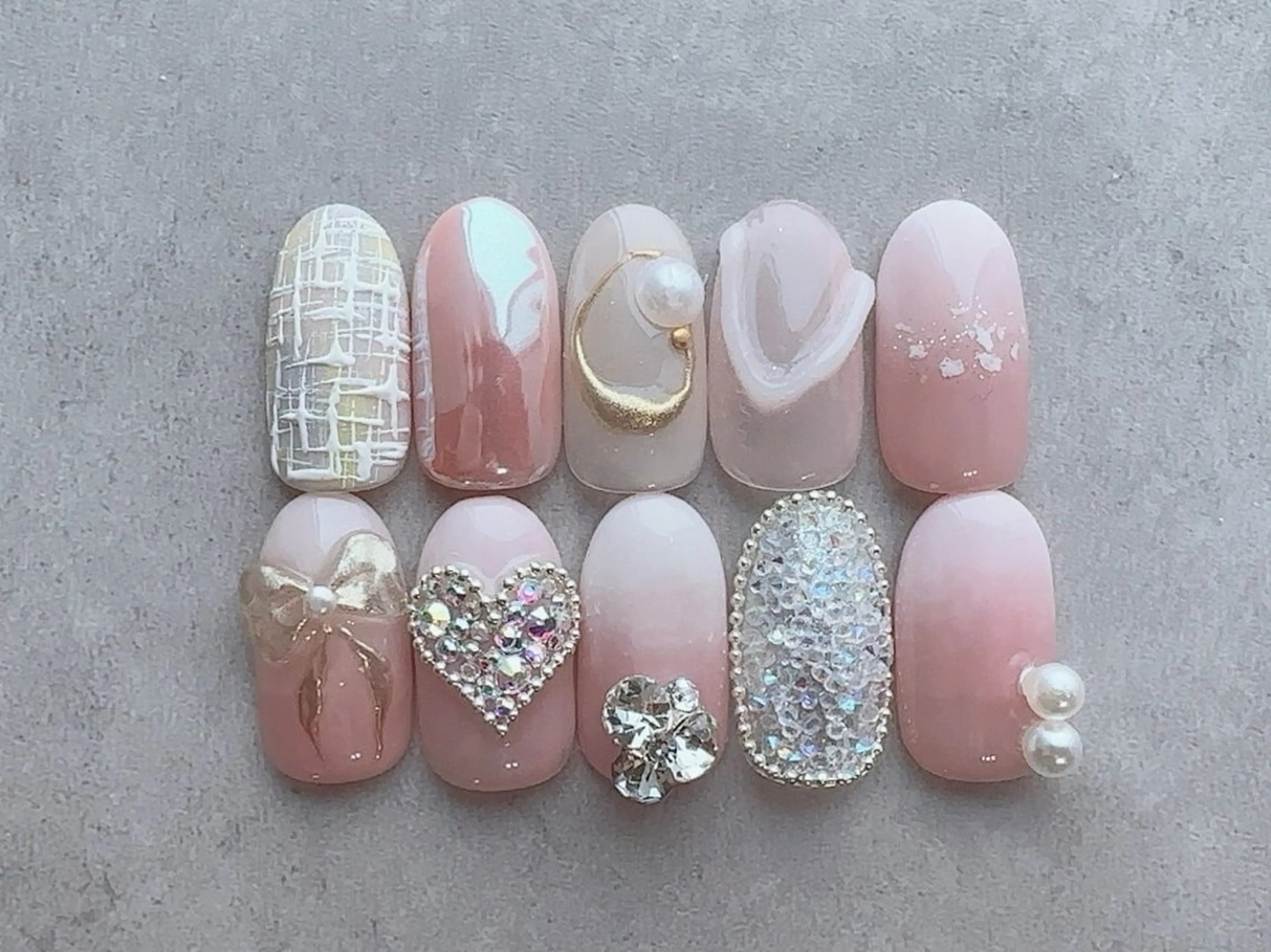 ネイル キラキラネイル ハンドネイル en nail MEGUMIのネイルデザイン