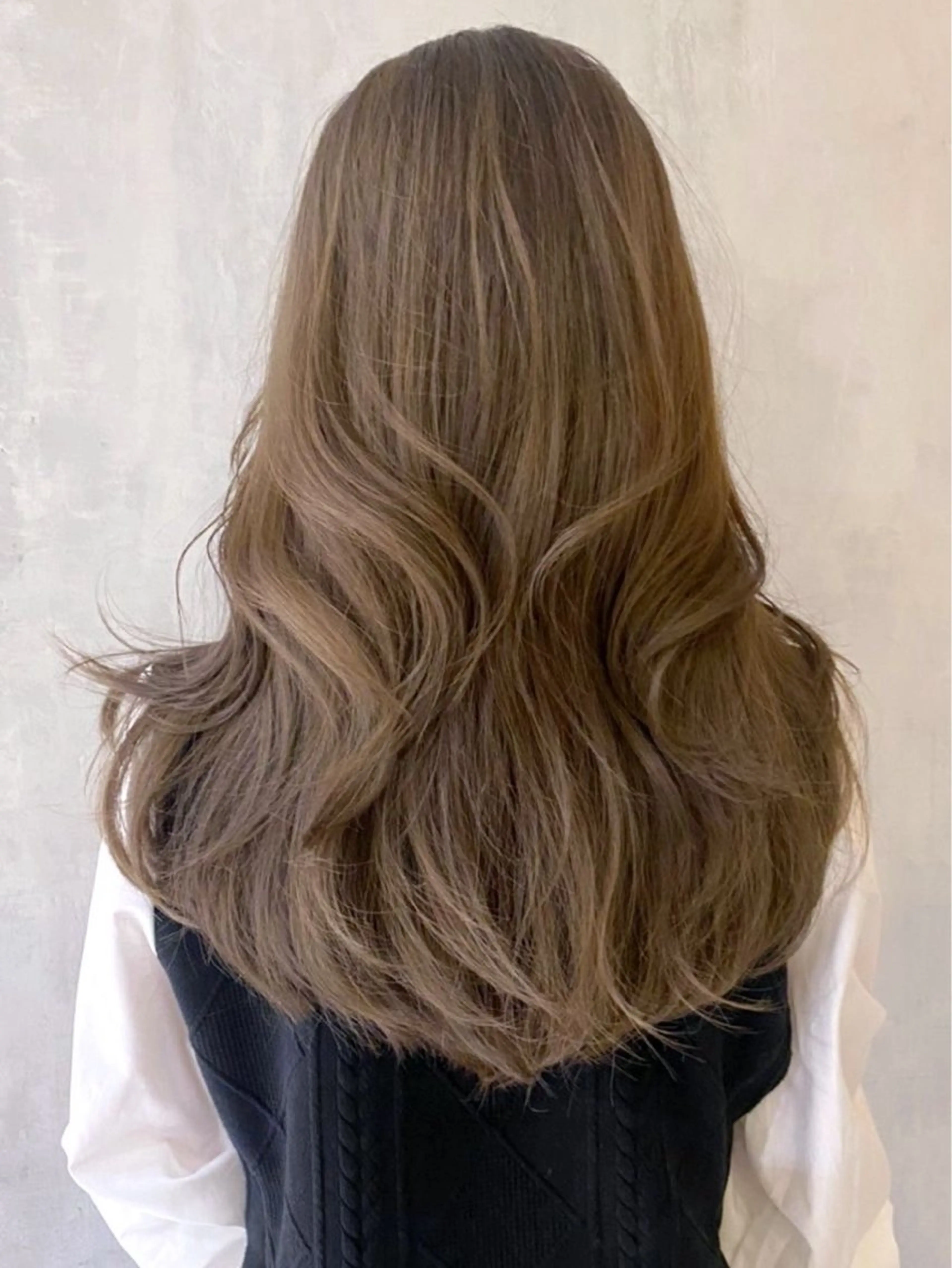 セミロング カラー パーマ セミロングパーマ ニュアンスパーマ ヘアカラー トリートメント 森山 陽菜のヘアスタイル