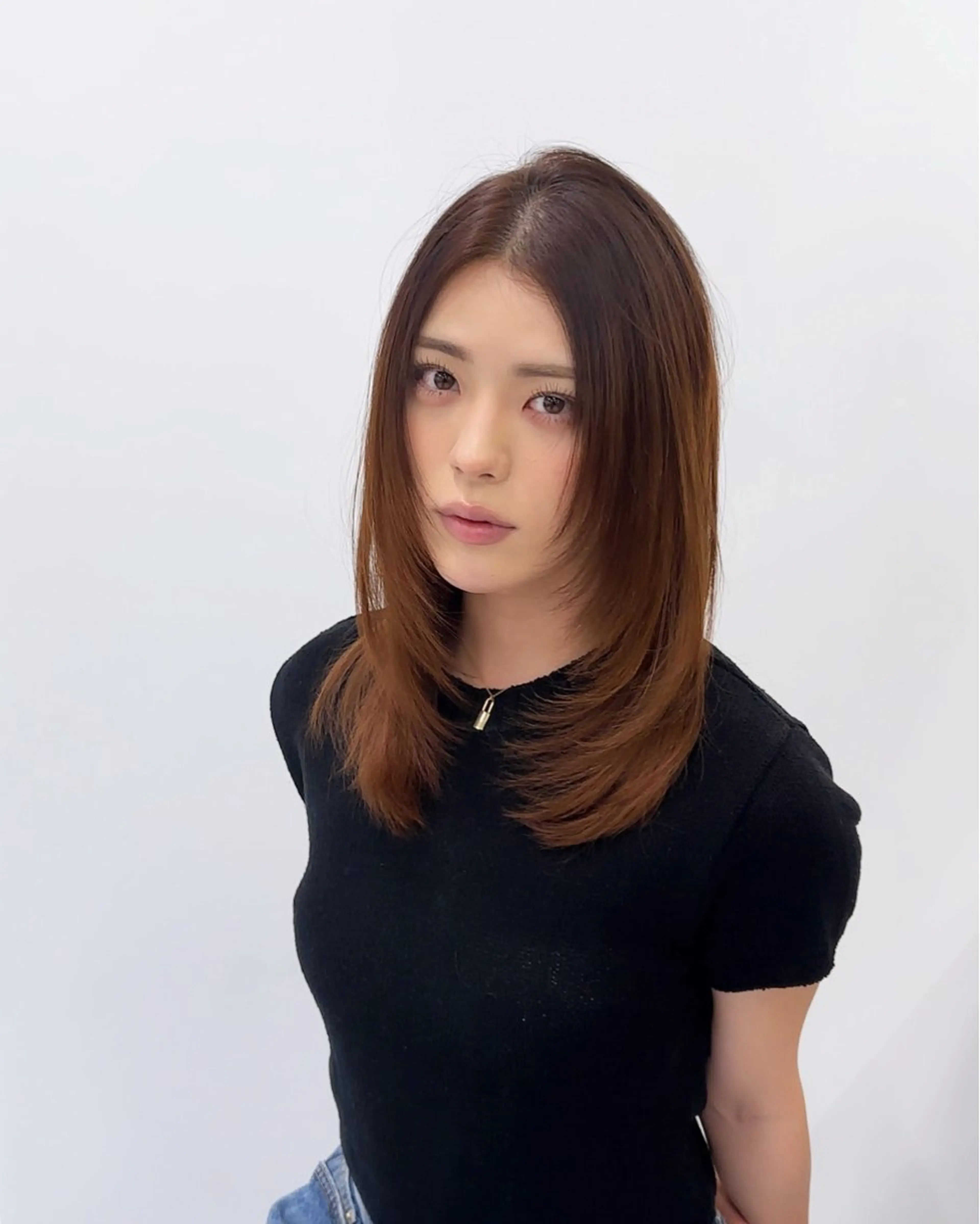 ミディアム ミディアムパーマ レイヤーカット カット パーマ Hana ハイトーン🕯🩰のヘアスタイル