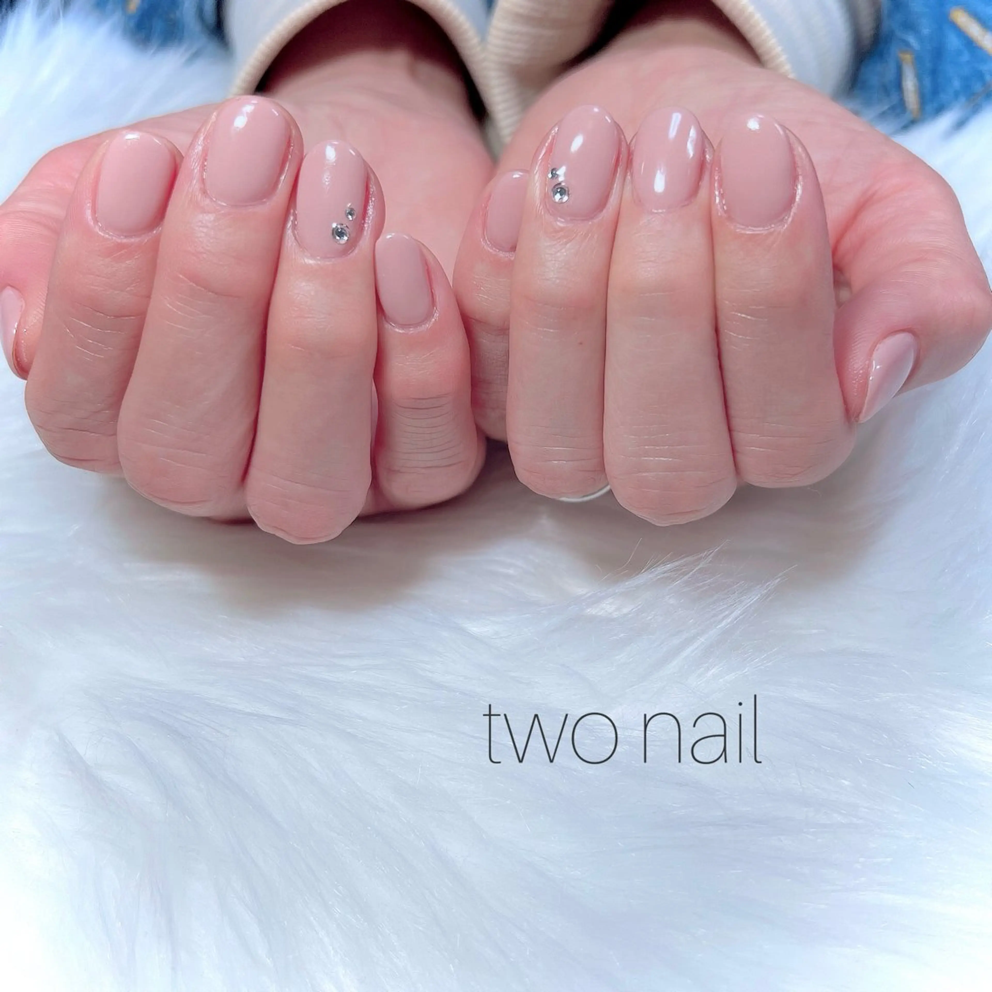 ネイル ネイルチップ ホワイト ハンドネイル two nailのネイルデザイン