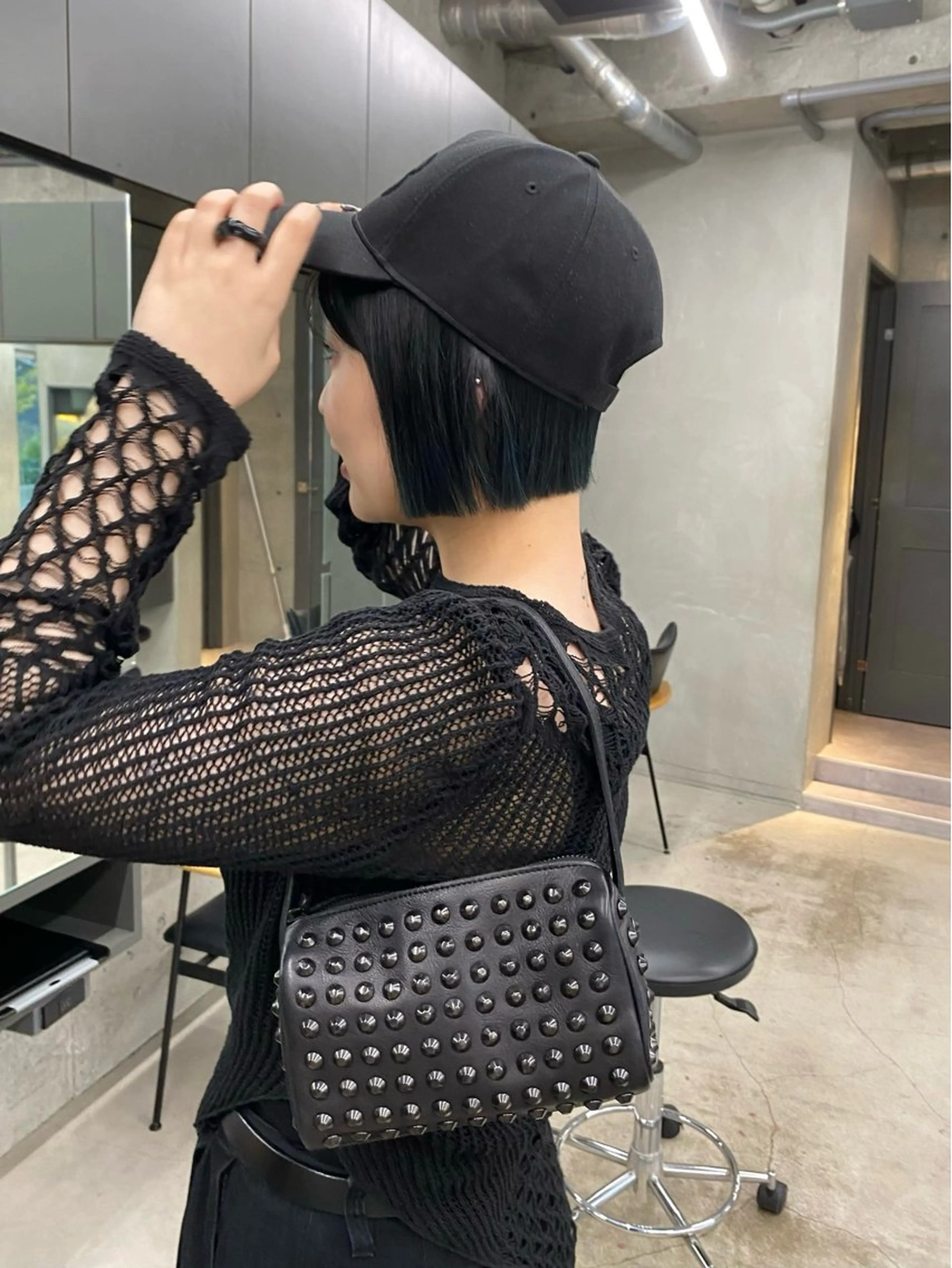 ミディアム カラー ヘアアレンジ 黒髪 ブリーチ mina 🌷のヘアスタイル