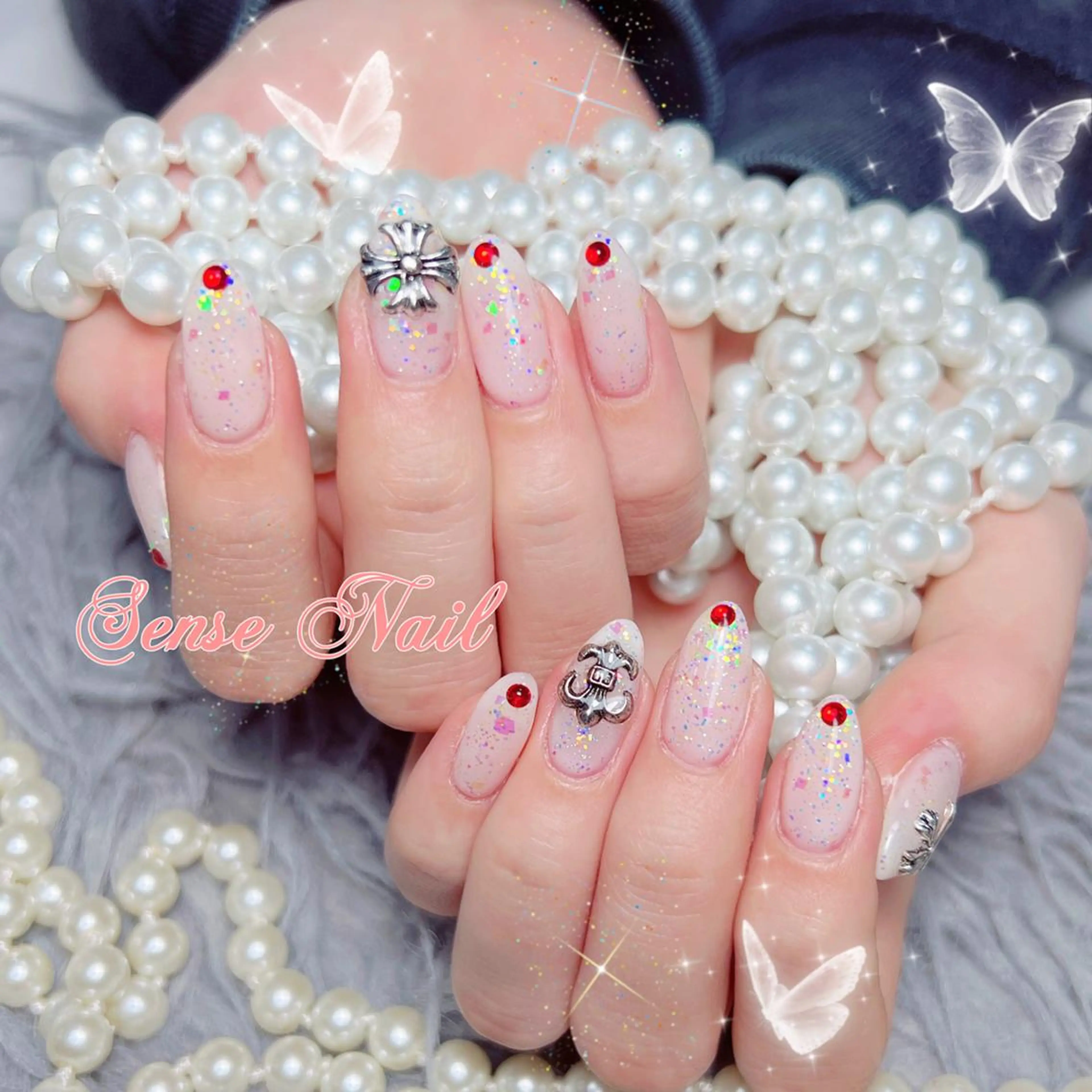 ネイル ハンドネイル ハンドケア Queenie 🦋のネイルデザイン