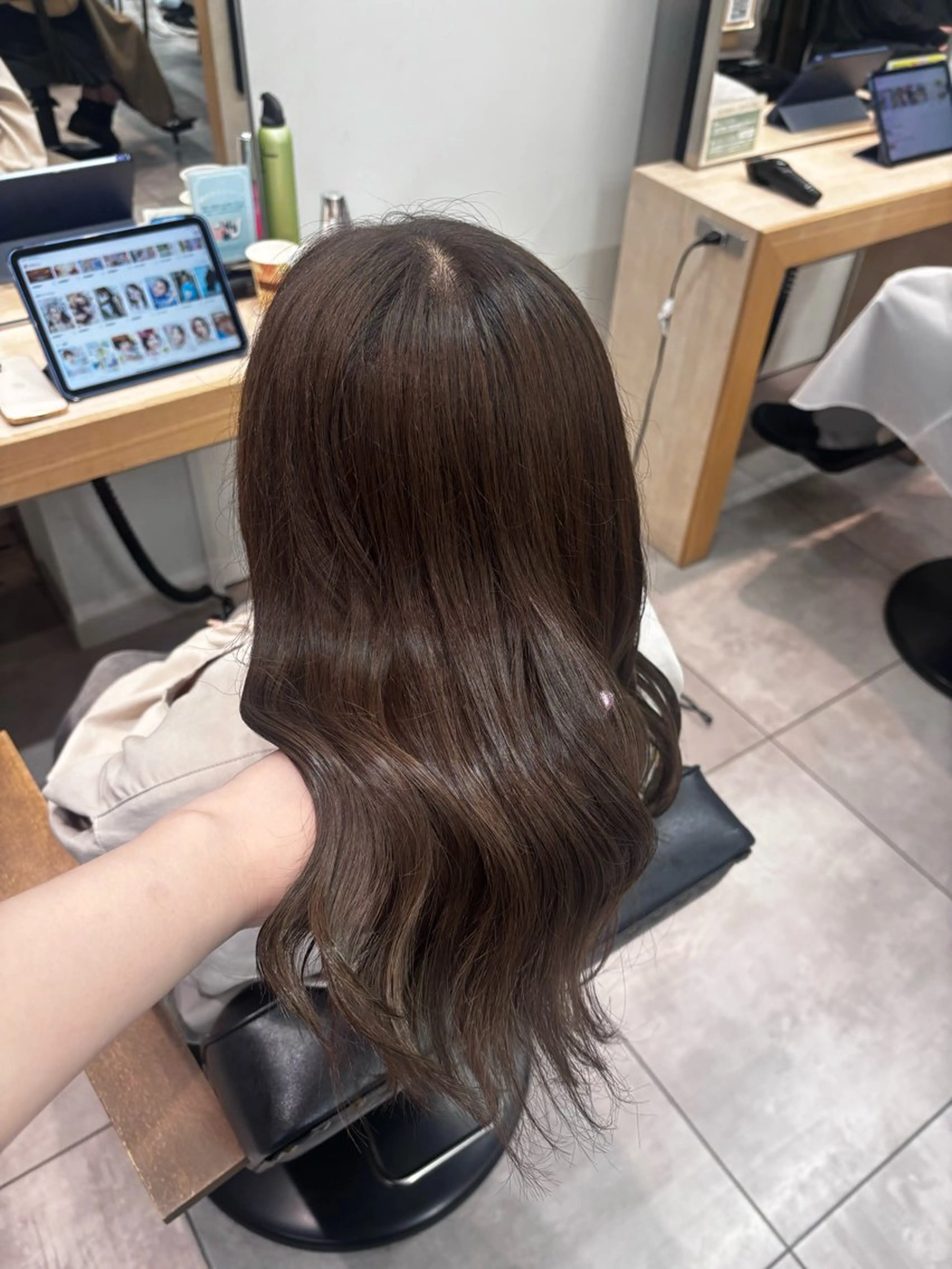 セミロング カラー ヘアカラー 韓国ヘア AINA🐱のヘアスタイル