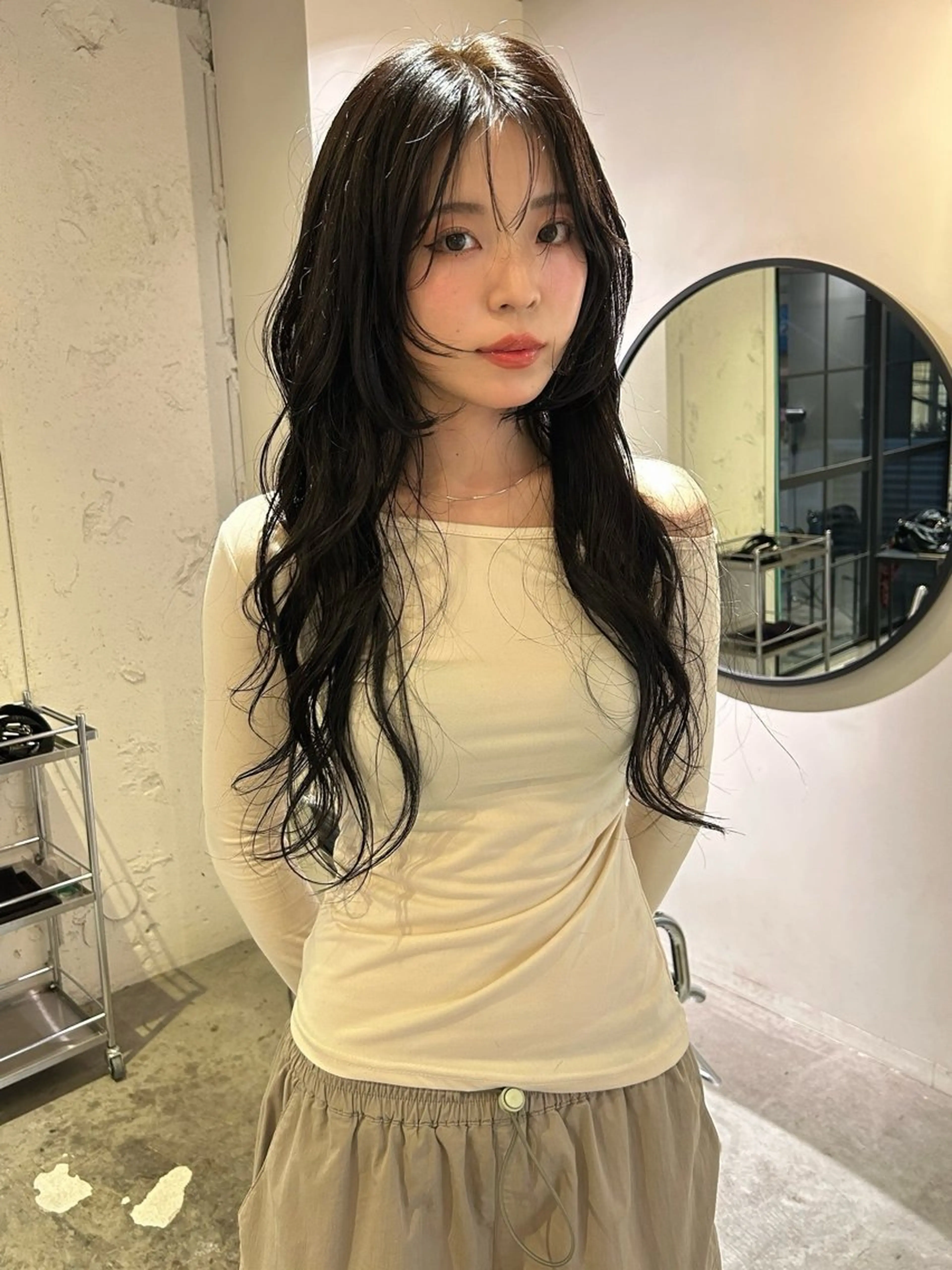 ロング カラー レイヤーカット カット ヘアカラー トリートメント Loom.所属・村上雅人 ナチュラルモードのヘアスタイル