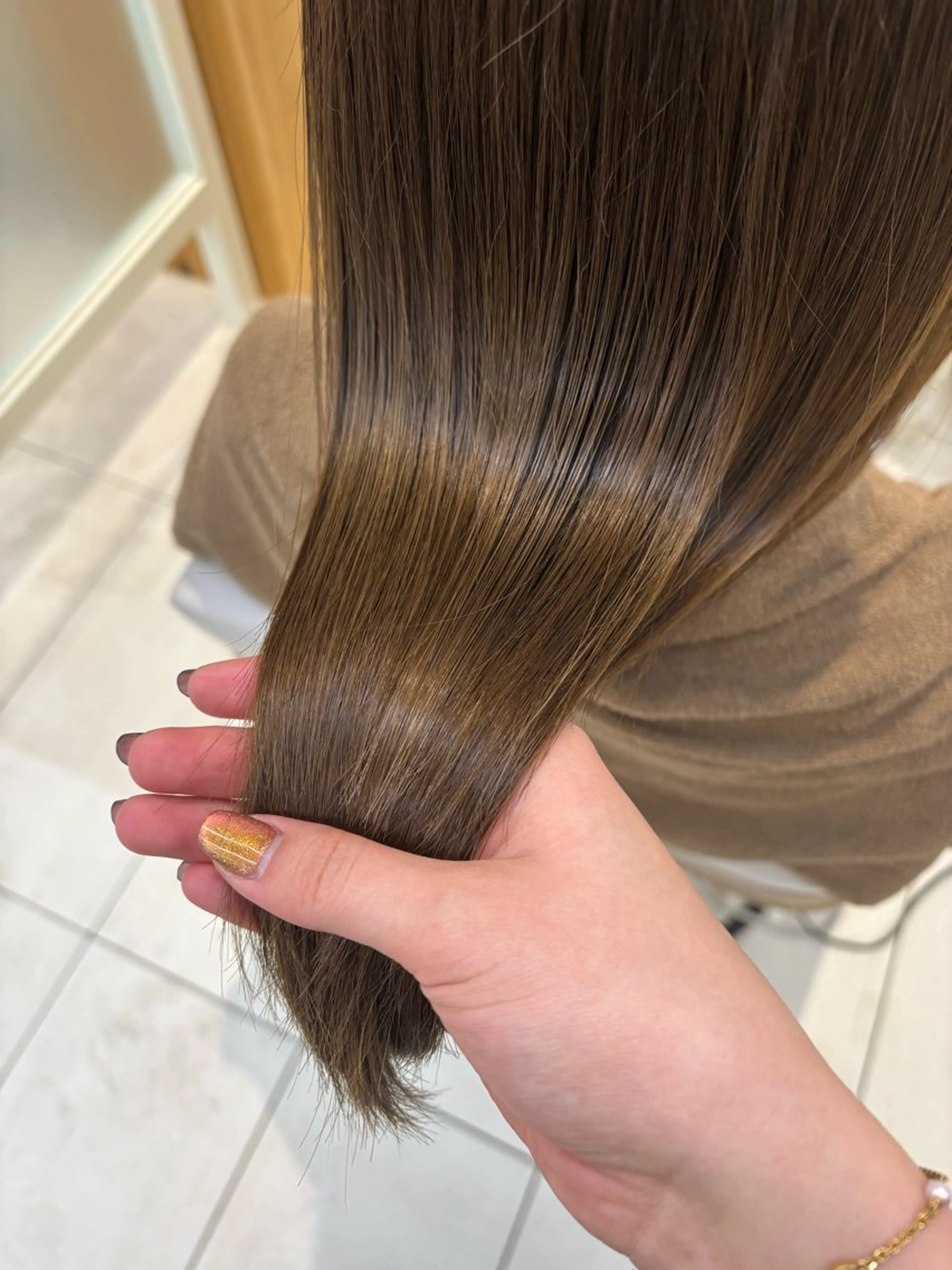 セミロング カラー かなこ／レイヤー ／透明感カラーのヘアスタイル