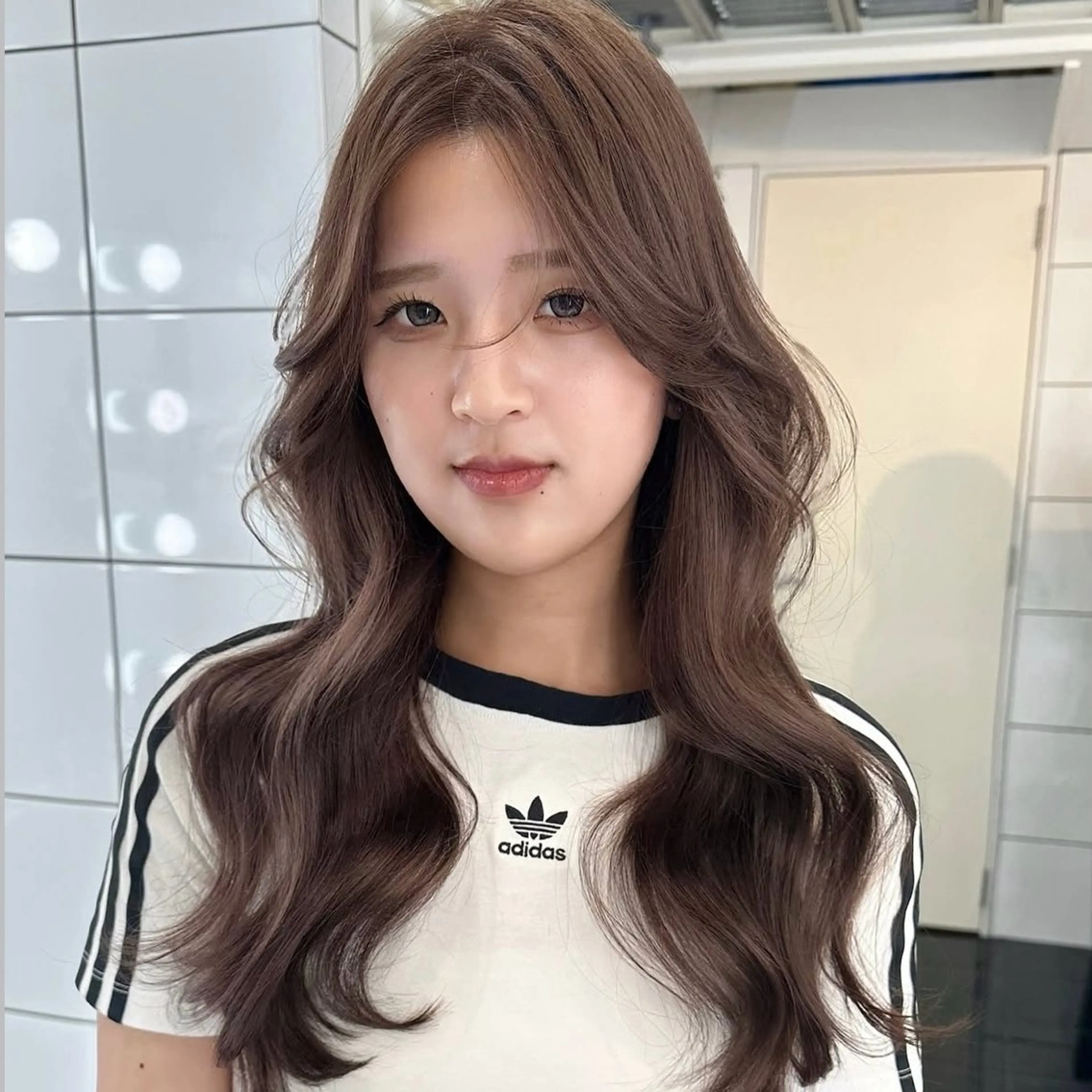 ワンカラー➕顔周りカット🎀🫧🧁【3000円でブリーチ込みカラーに変更🉑✨️】の写真