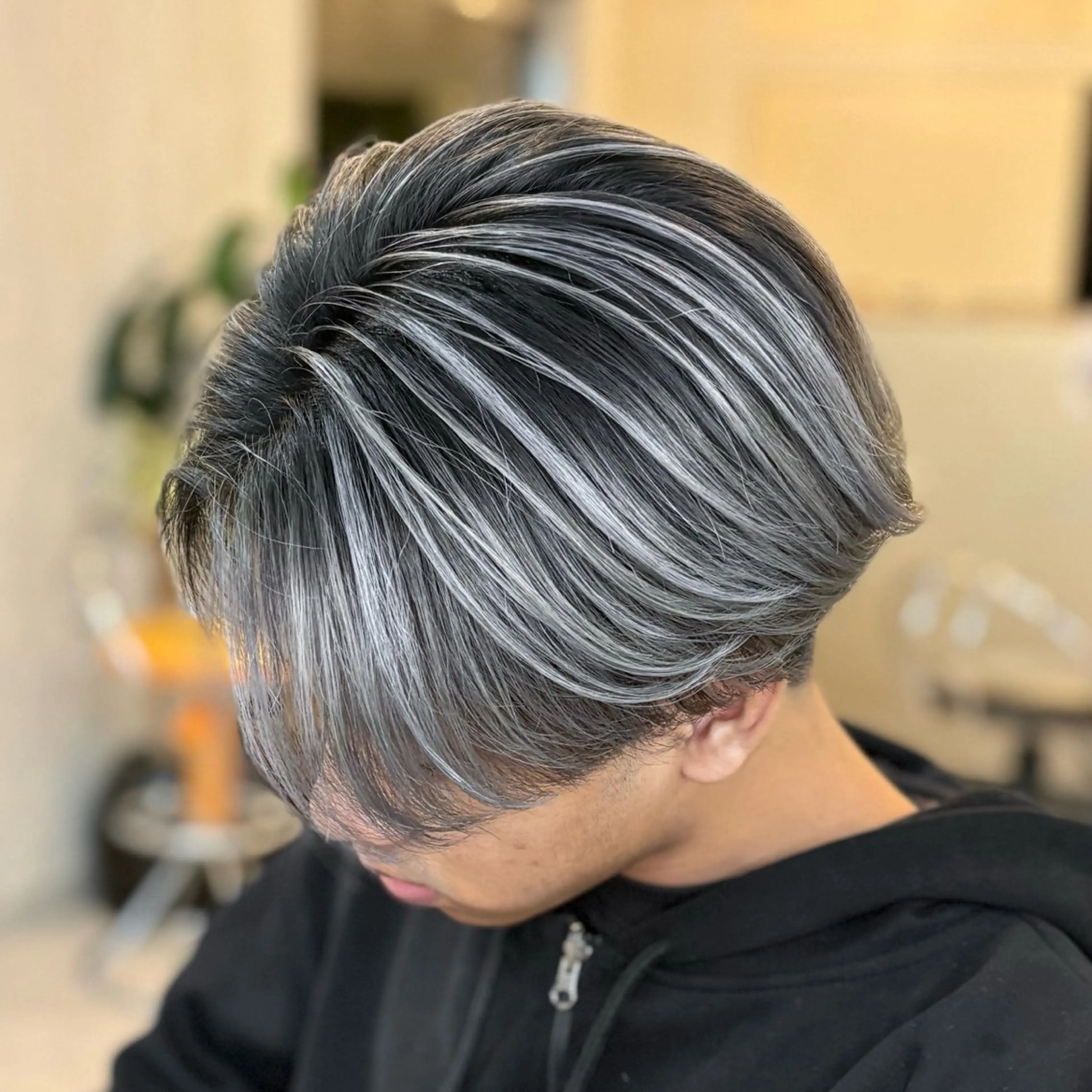 ショート メンズ ヘアカラー 🇺🇸ハイライト 🌵satsukiのヘアスタイル