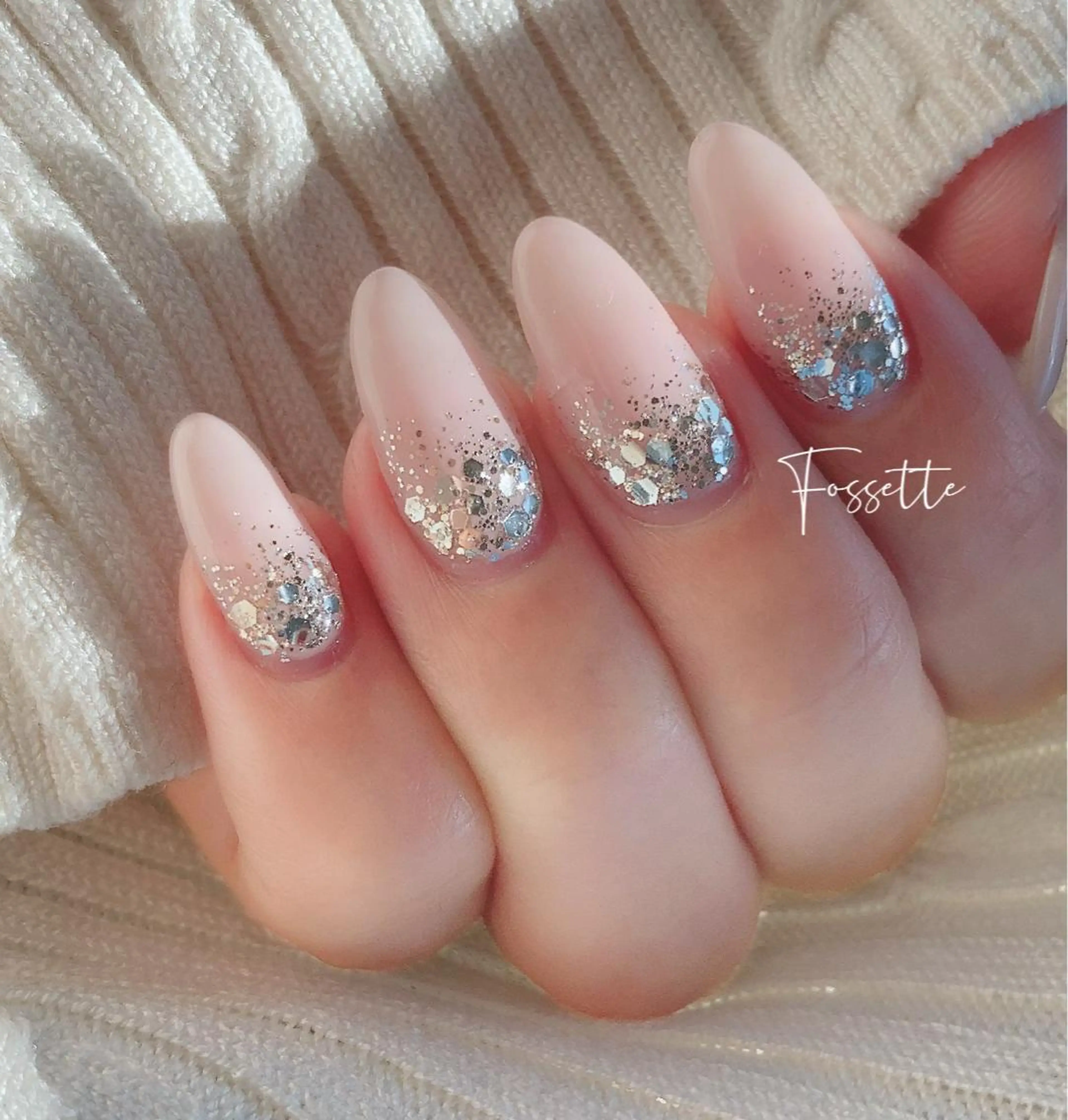 ネイル ホログラムネイル キラキラネイル ワンカラーネイル シンプルネイル 冬ネイル nailsalon Fossetteのネイルデザイン