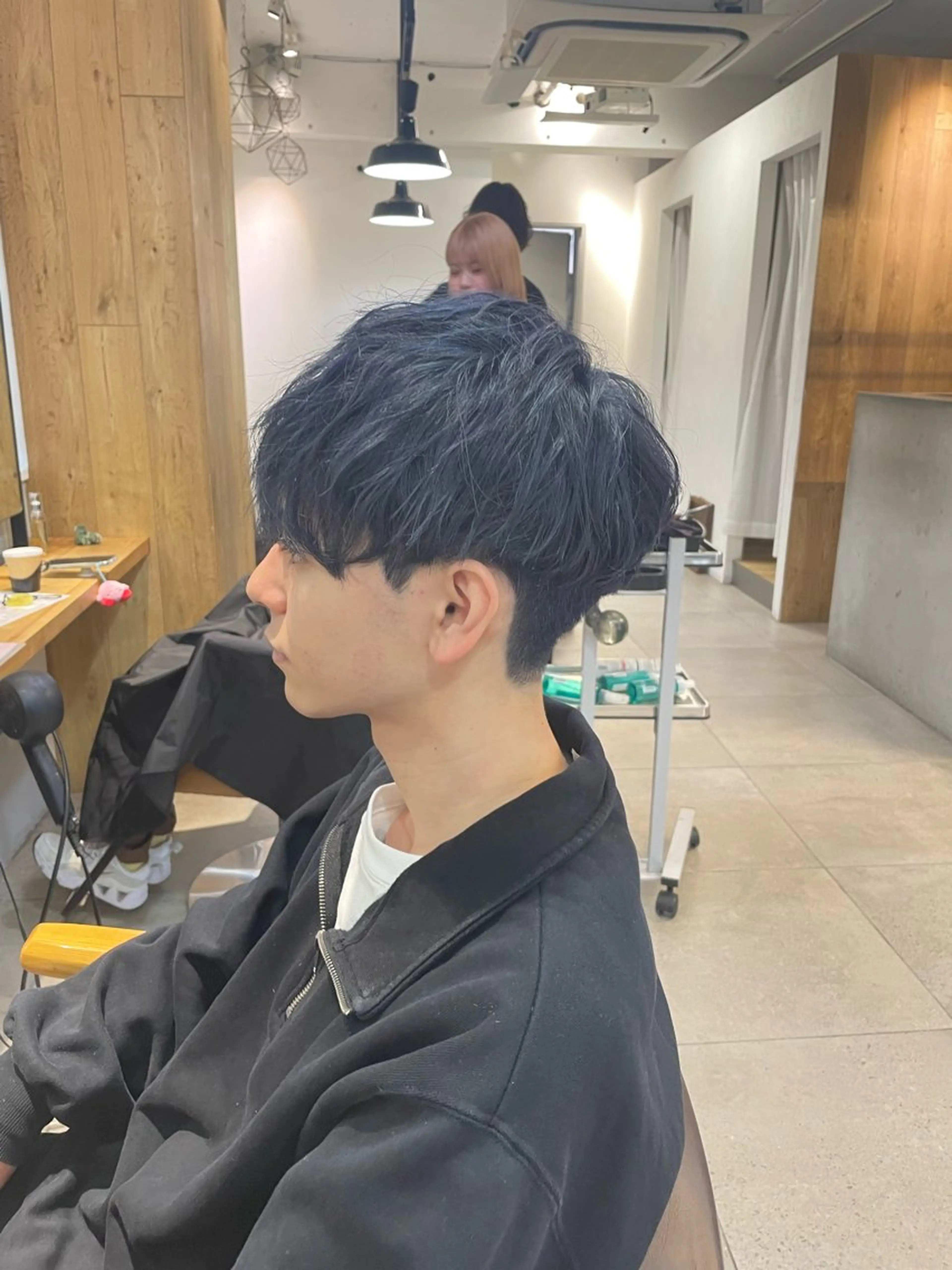 カラー メンズ カット ヘアカラー ミルクティー× グレージュMOMOのヘアスタイル